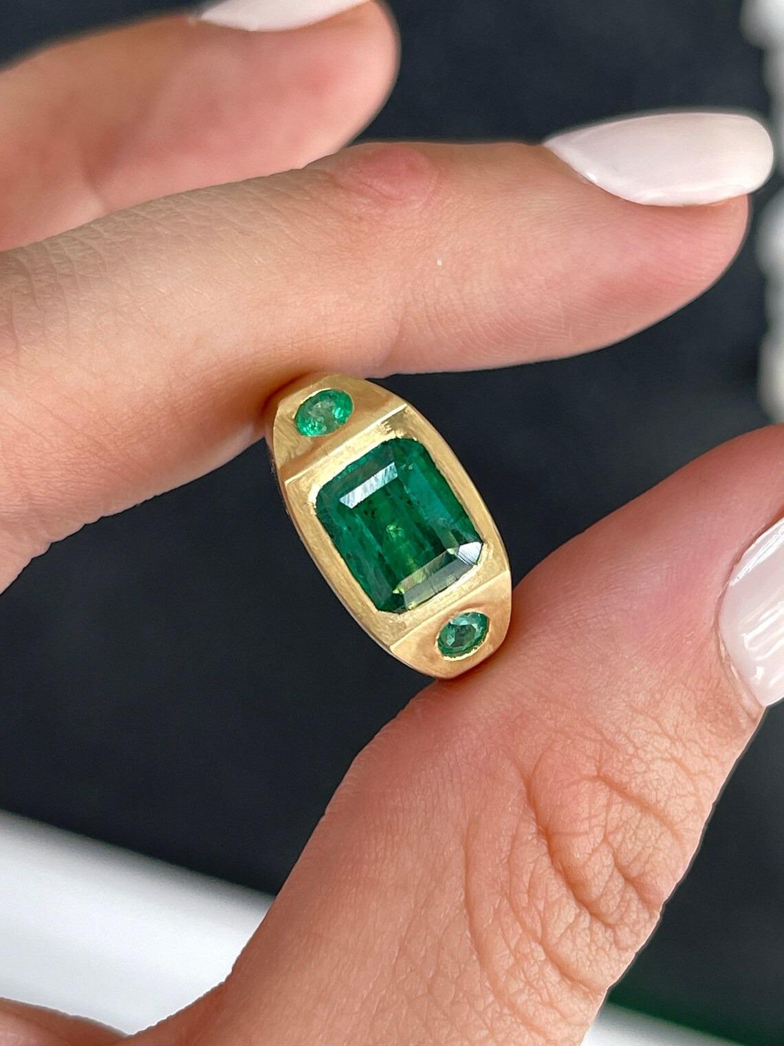 3.42tcw 18K Deep Green Emerald & Round Cut Emerald Bezel Satin Gold Finish Ring For Sale 2