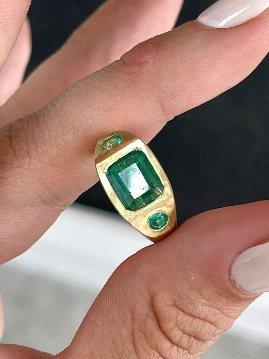 3.42tcw 18K Deep Green Emerald & Round Cut Emerald Bezel Satin Gold Finish Ring For Sale 4