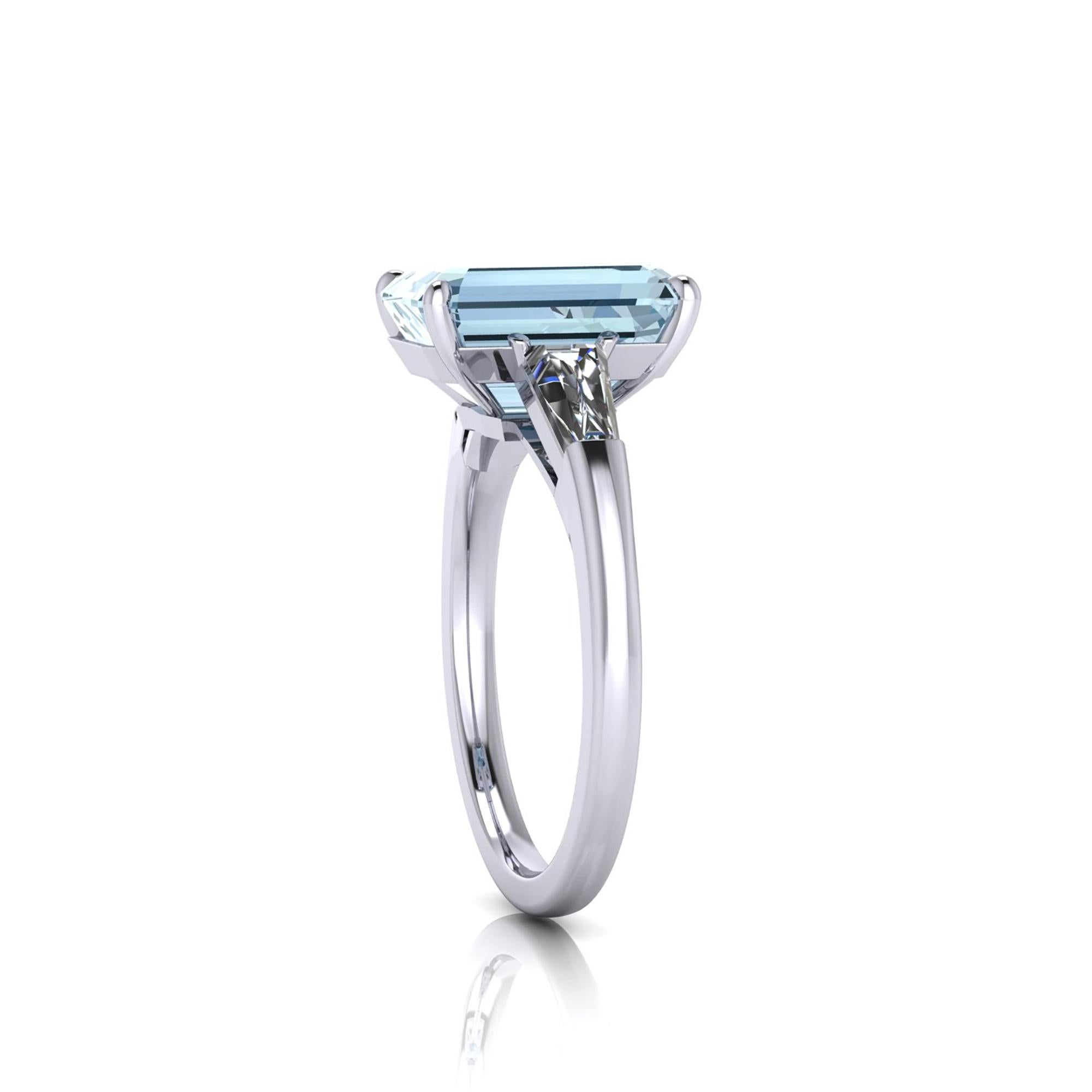 Art Deco 3.43 Carat Emerald Aquamarine 0.42 Carat Diamonds Cocktail Ring
