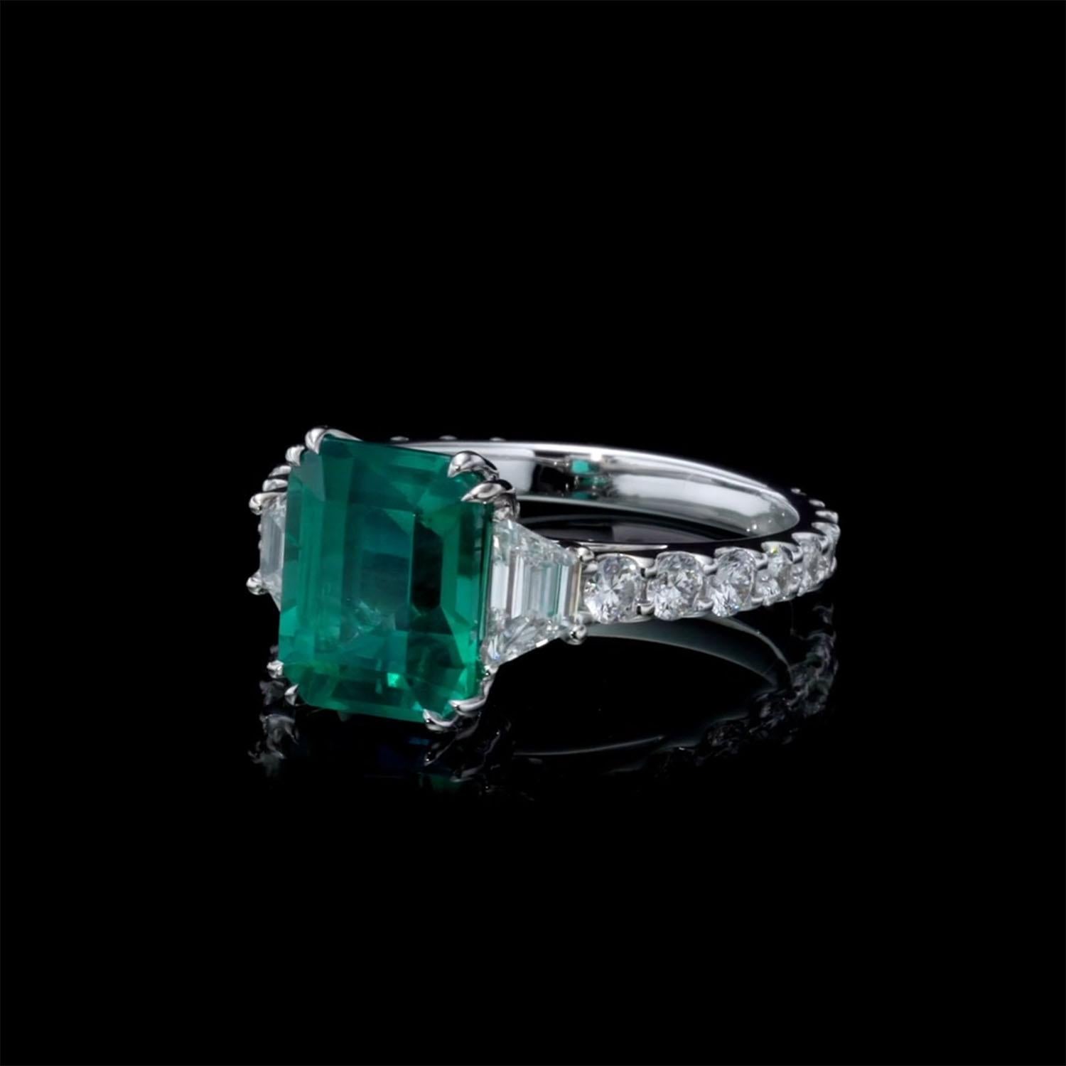 3,43 Karat natürlicher Smaragd-Ring 1,50 Karat natürliche Diamanten (Art déco) im Angebot