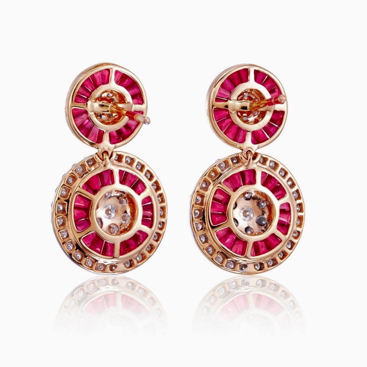 3.43 Carat No Heat Burma Pigeon Blood Ruby in 18 Karat White Gold In New Condition For Sale In Bangkok, TH