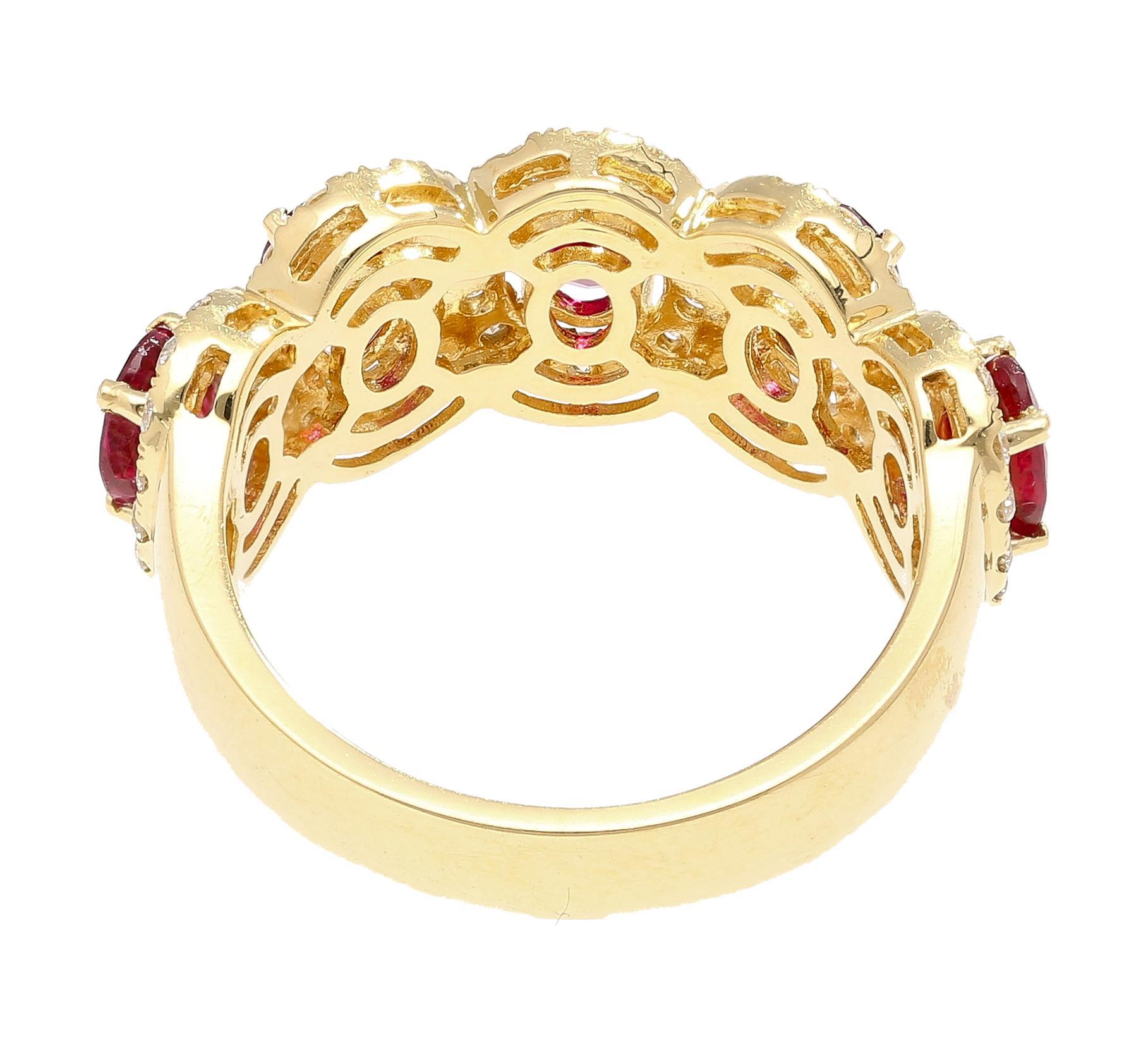 Alianza de boda con halo de diamantes y rubíes talla oval de 3,43 quilates en oro de 18 quilates en Nuevo estado para la venta en Miami, FL