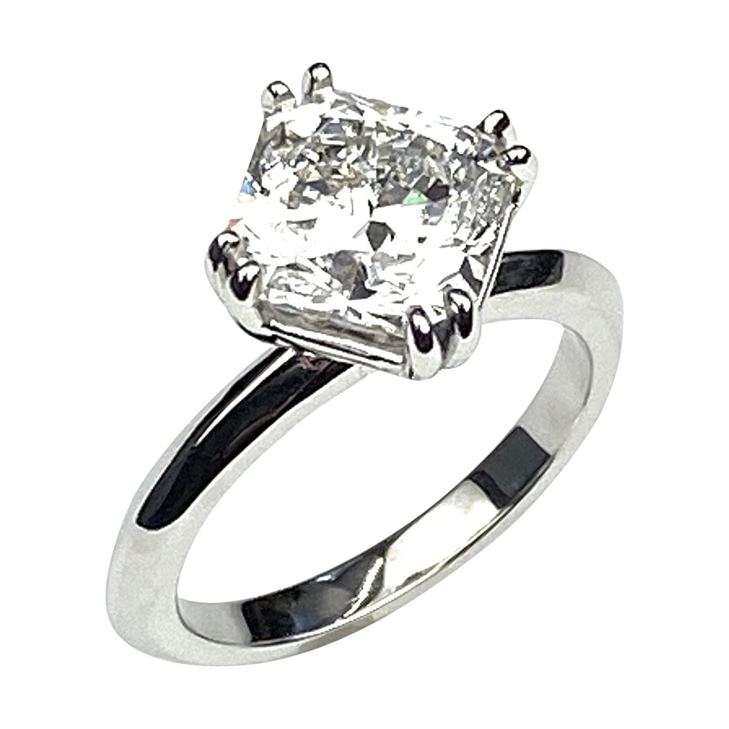 3.43 Carat Square Radiant Cut Diamond Engagement Ring For Sale