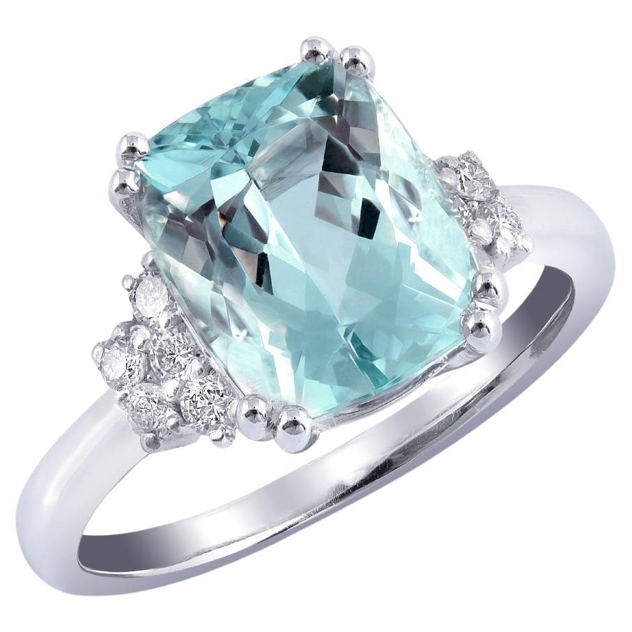 3.43 Carats Aquamarine Diamonds set in 14K White Gold Ring For Sale