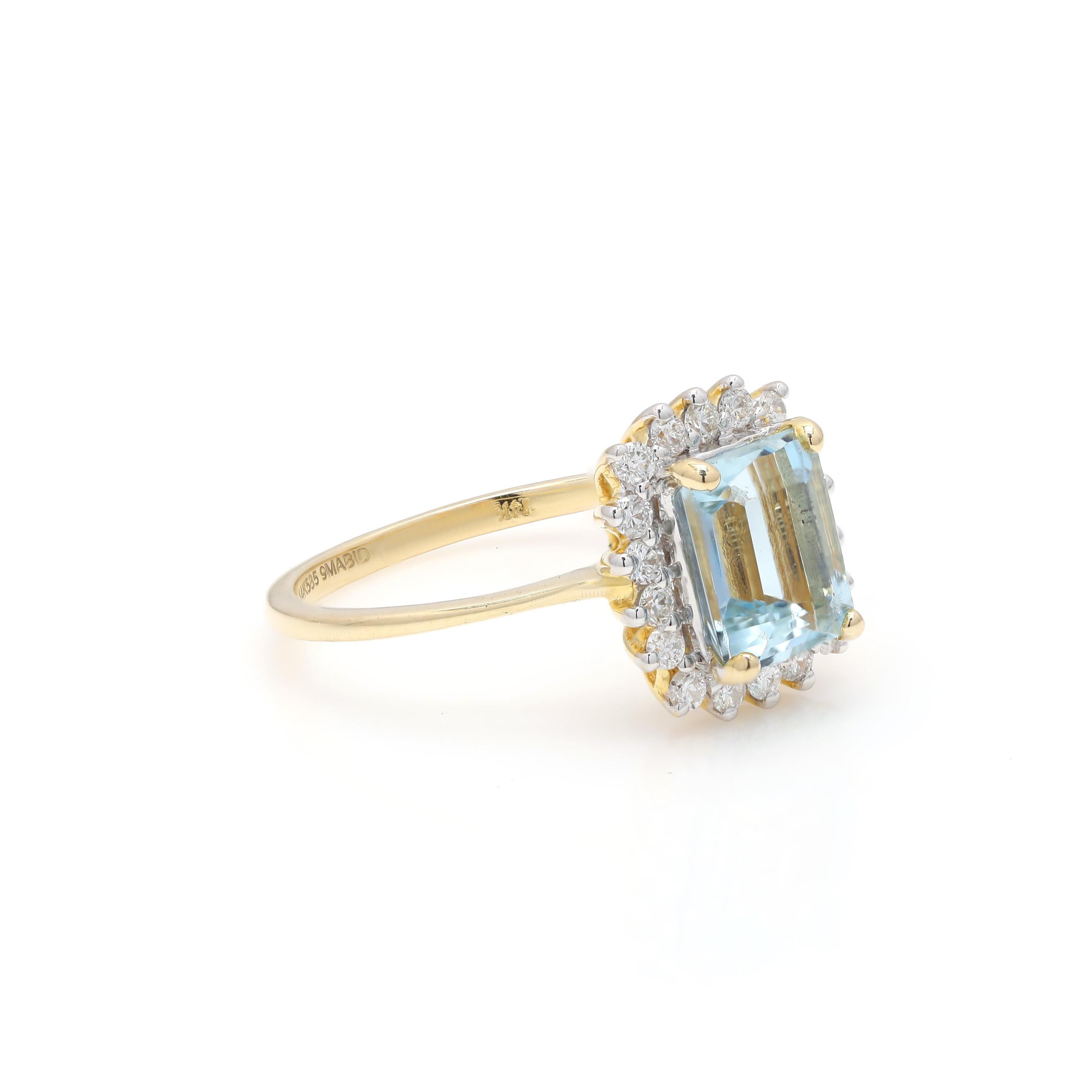 For Sale:  1.95 ct Octagon Cut Aquamarine Ring with Halo Diamond in 14kt Solid Yellow Gold 2