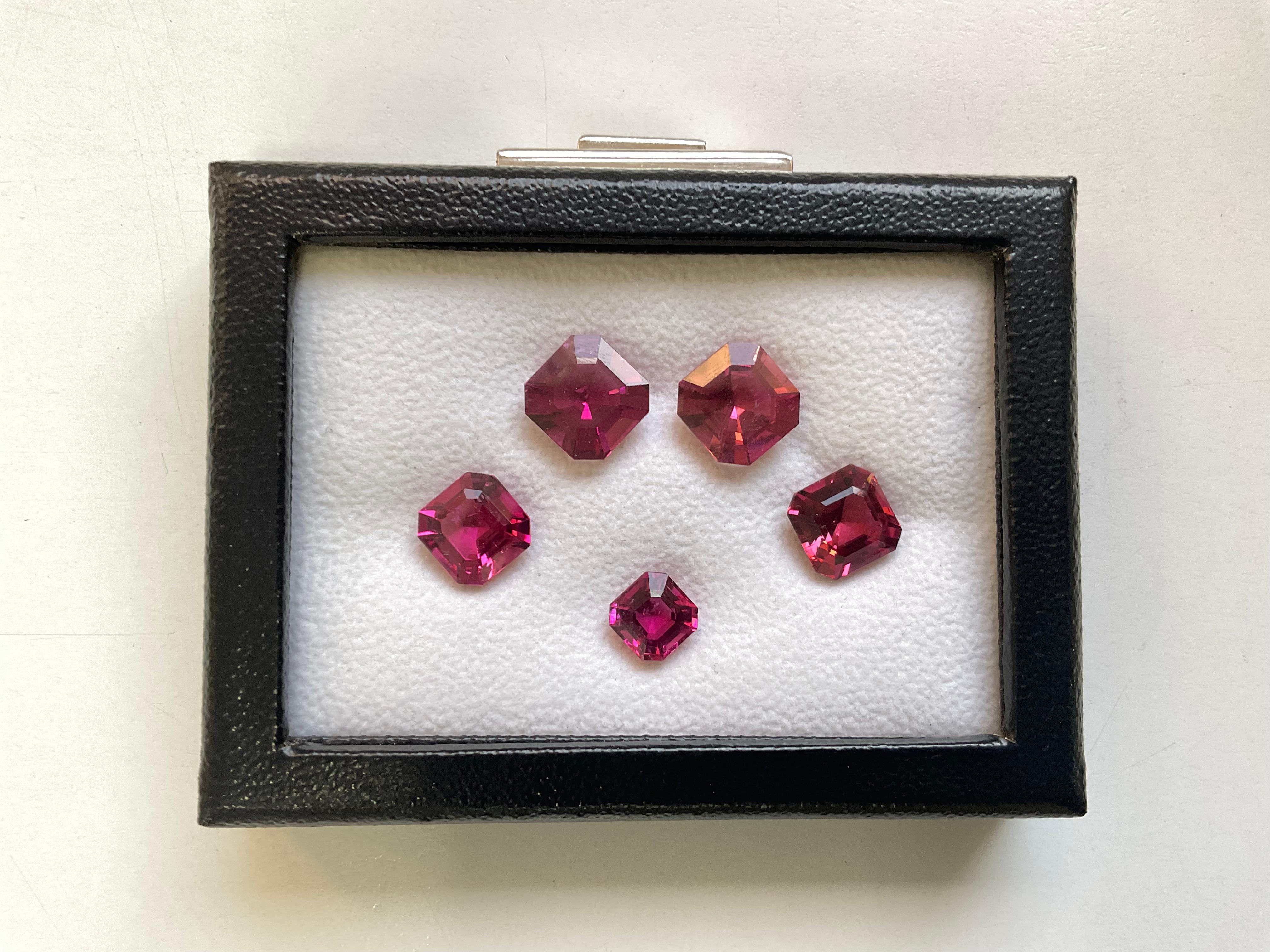 Pierre de tourmaline rubellite taille octogonale de 34,35 carats pour bijoux naturels en vente 1