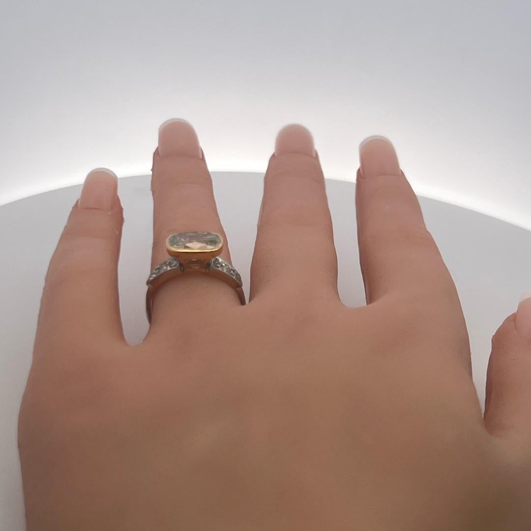 Bague de fiançailles en or 18 carats 3,43 coussin et diamant taille européenne ancienne en vente 4