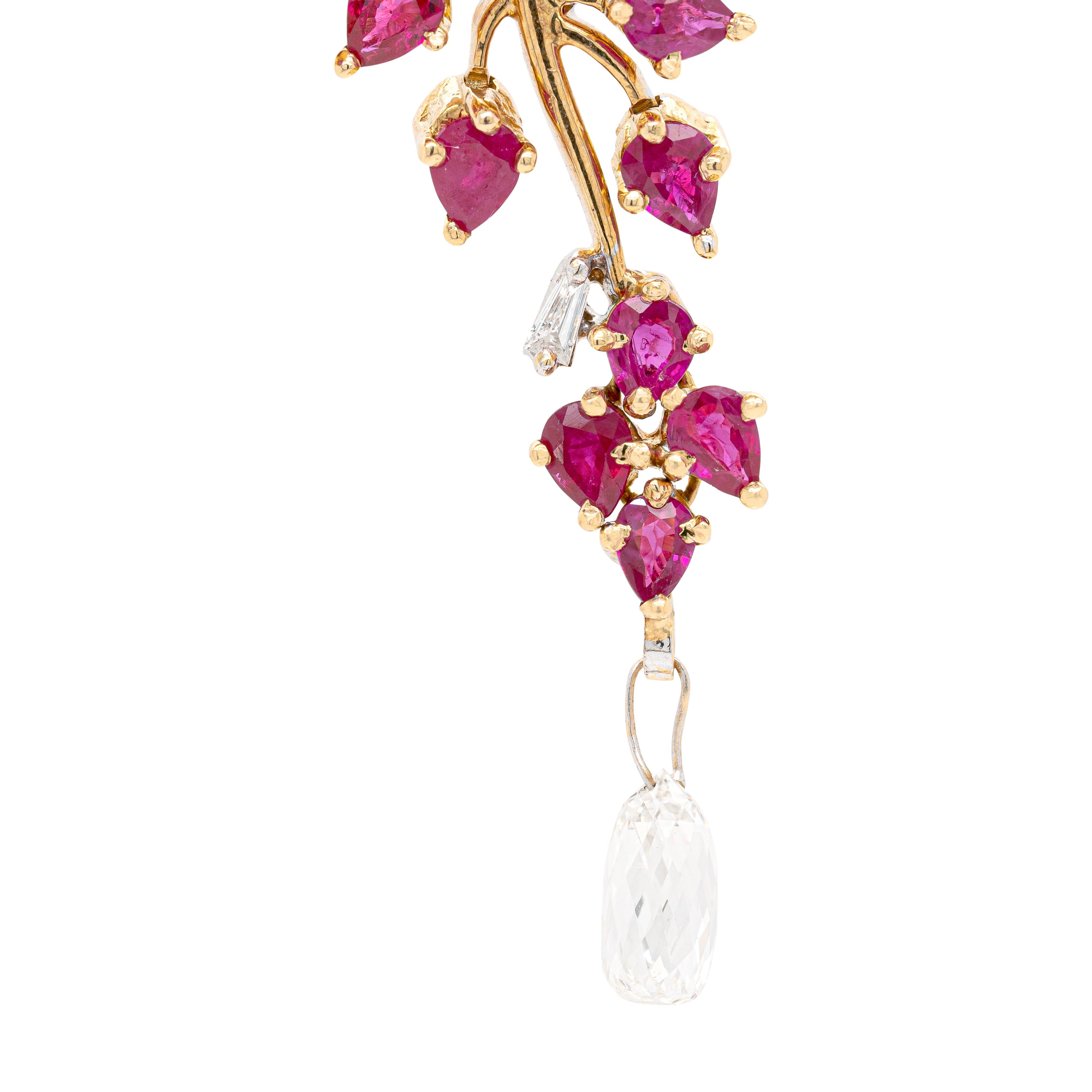 Moderne Pendentif floral Cascade en or blanc et jaune 18 carats 3,43 carats diamants et rubis en vente