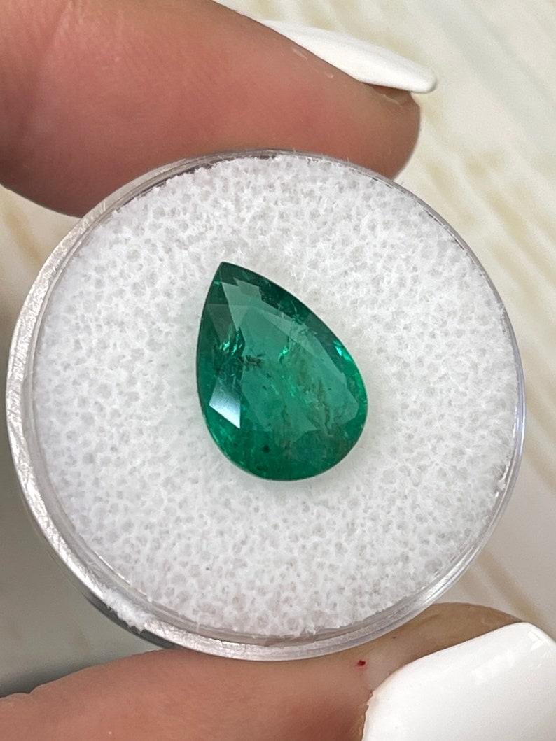 Taglio a goccia 3,44 Carati 13x9 Smeraldo verde lentigginoso dello Zambia - Gemma di maggio con taglio a pera in vendita