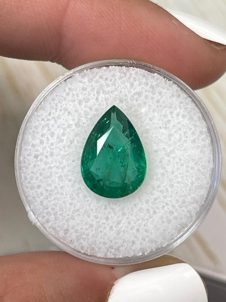 3,44 Carati 13x9 Smeraldo verde lentigginoso dello Zambia - Gemma di maggio con taglio a pera In condizioni Nuovo in vendita a Jupiter, FL