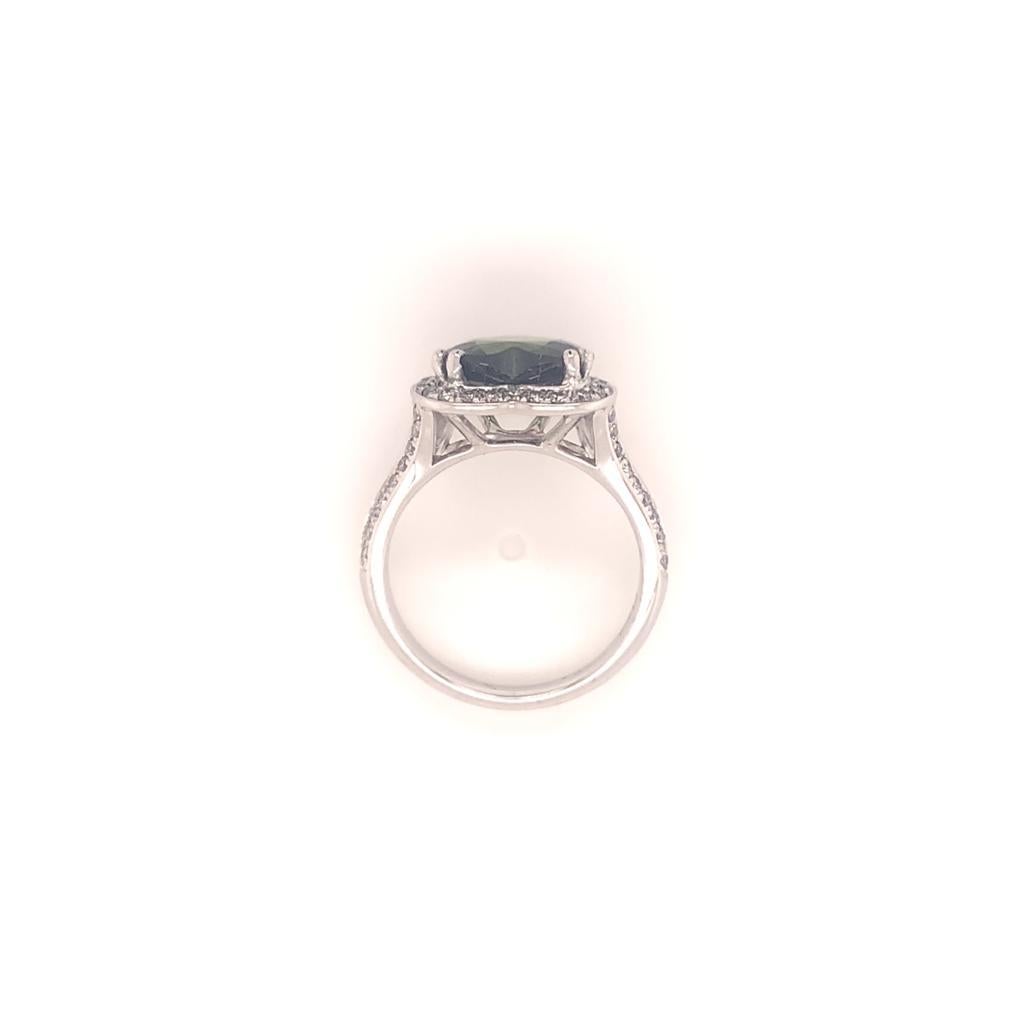 Bague en platine avec saphir vert en forme de cœur de 3,44 carats et diamants Neuf - En vente à London, GB