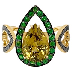 3.44 Carat Mali Garnet Ring with Tsavorite and Black Diamonds in 18k Yellow Gold