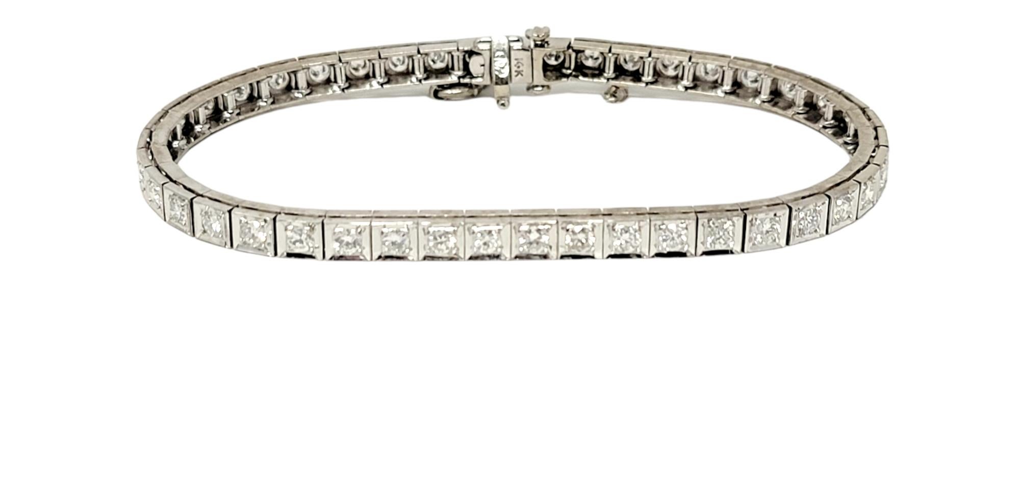 Contemporain Bracelet tennis en or blanc 14 carats avec diamants brillants ronds de 3,44 carats G-H / VS en vente