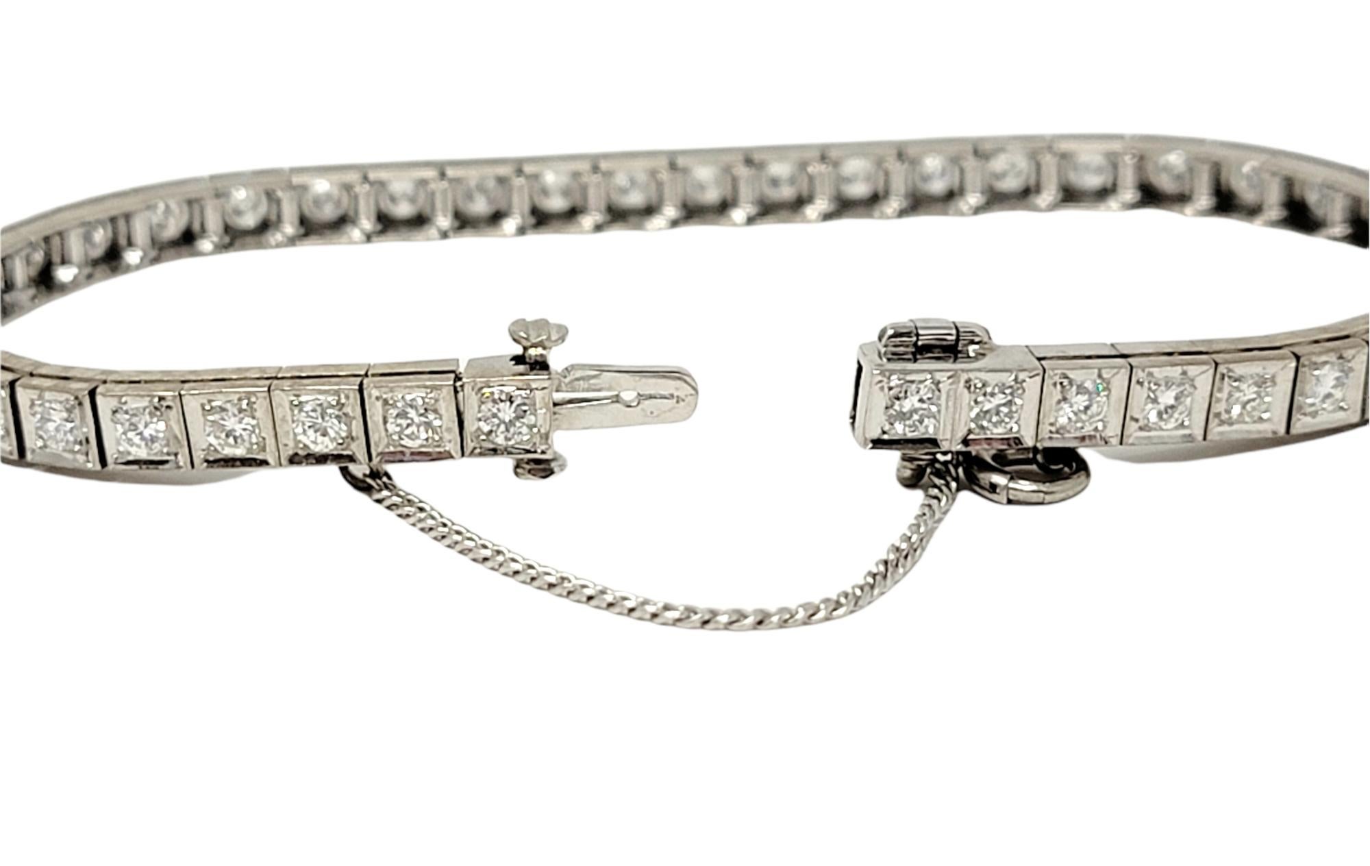 Bracelet tennis en or blanc 14 carats avec diamants brillants ronds de 3,44 carats G-H / VS Pour femmes en vente