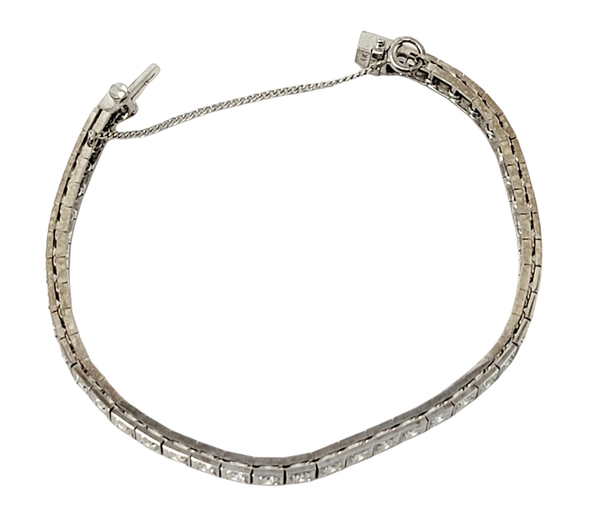 Bracelet tennis en or blanc 14 carats avec diamants brillants ronds de 3,44 carats G-H / VS en vente 1