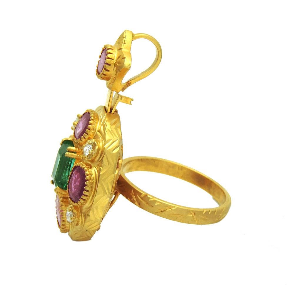 Rubí natural de Birmania sin calentar de 3,44 quilates Anillo de diamantes esmeralda de 1,68 quilates Cum Colgante en venta 2