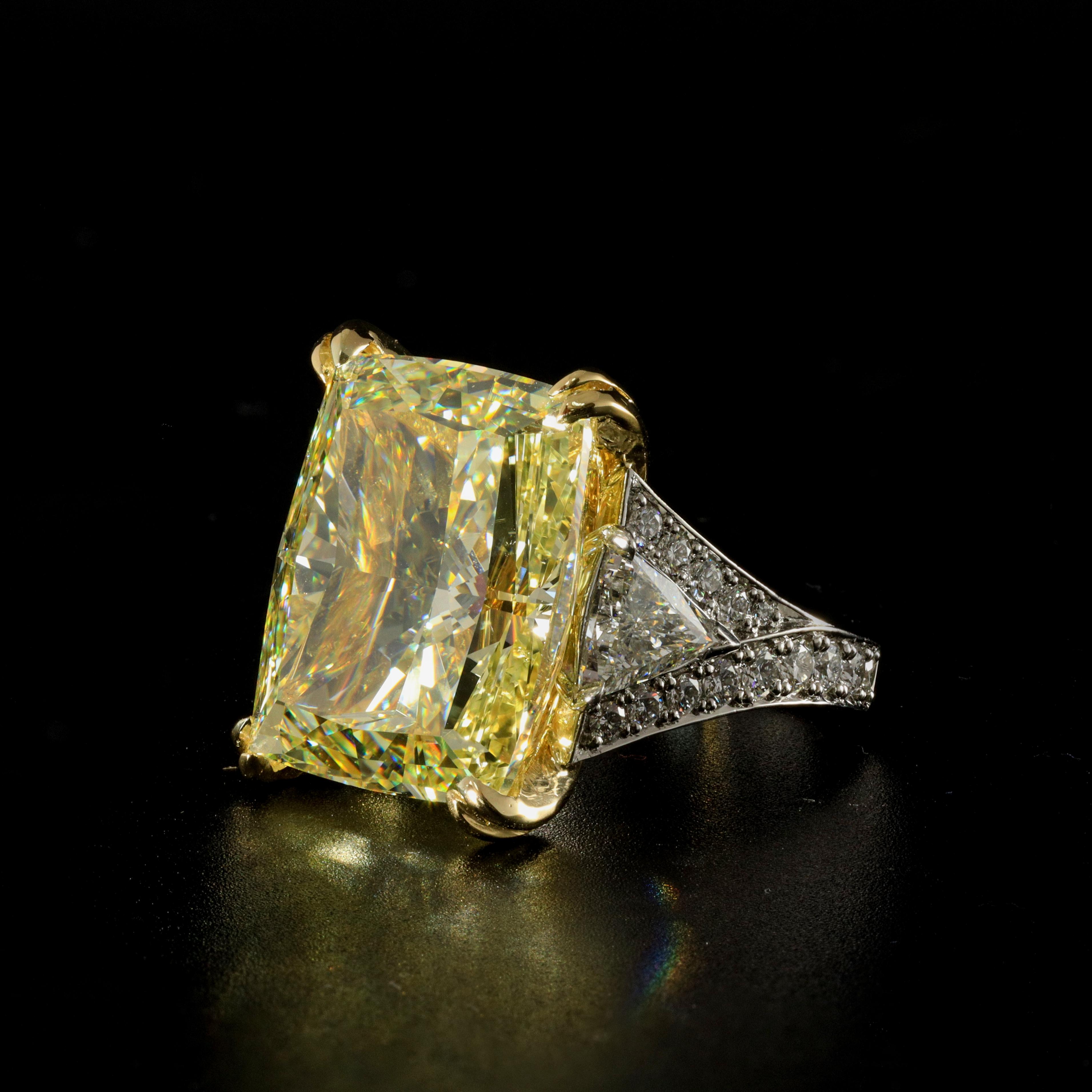 Women's or Men's 34.46 Carat Fancy Intense Yellow VS2 Radiant Cut Diamond Ring For Sale