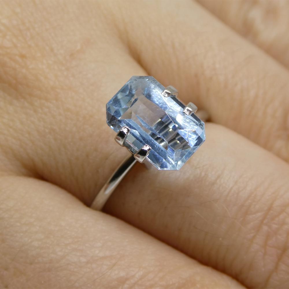 Beschreibung:

Edelstein-Typ: Aquamarin
Anzahl von Steinen: 1
Gewicht: 3,44 Karat
Abmessungen: 10,63 x 7,37 x 5,81 mm
Die Form: Smaragd
Schneidestil:
Schliffart Krone: Modifizierter Brillantschliff
Schnittstil-Pavillon: Stufenschnitt
Transparenz: