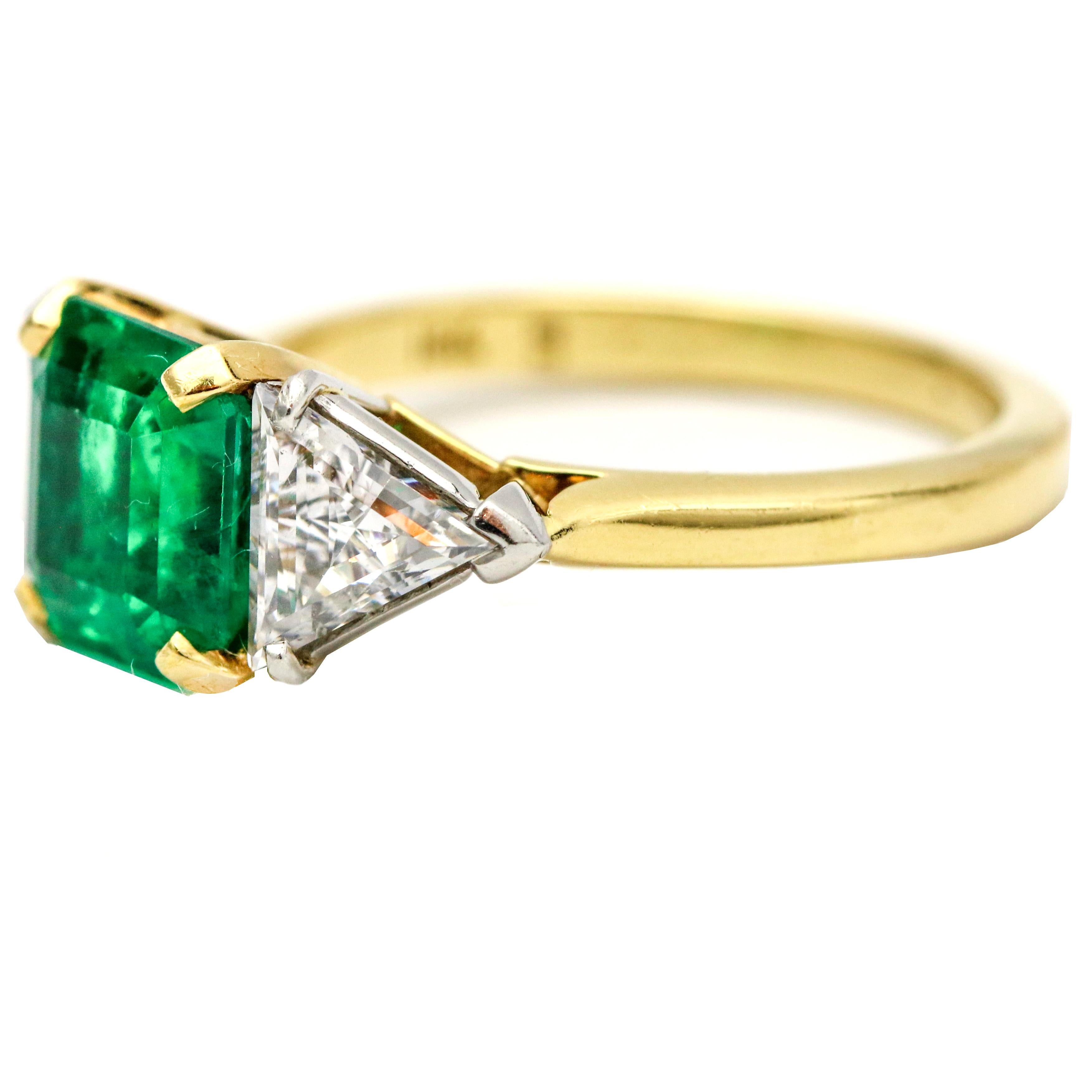 3.45 Carat 18 Karat Gold Platinum Emerald Diamond Three-Stone Ring In Good Condition For Sale In Fort Lauderdale, FL