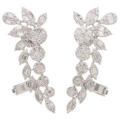 Boucles d'oreilles pendantes en or blanc 18 carats avec diamants de 3,45 carats