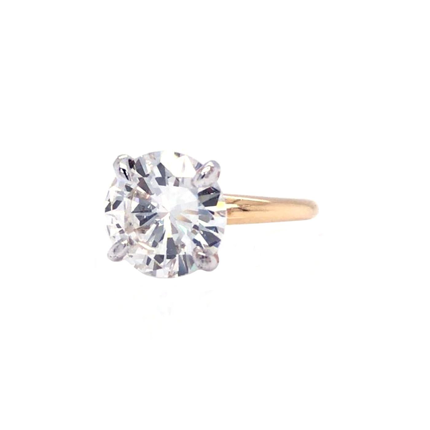 Anillo de diamantes redondos de 3,45 quilates con certificado GIA Oro de 14 quilates Si1 Claridad I Color Modernista en venta