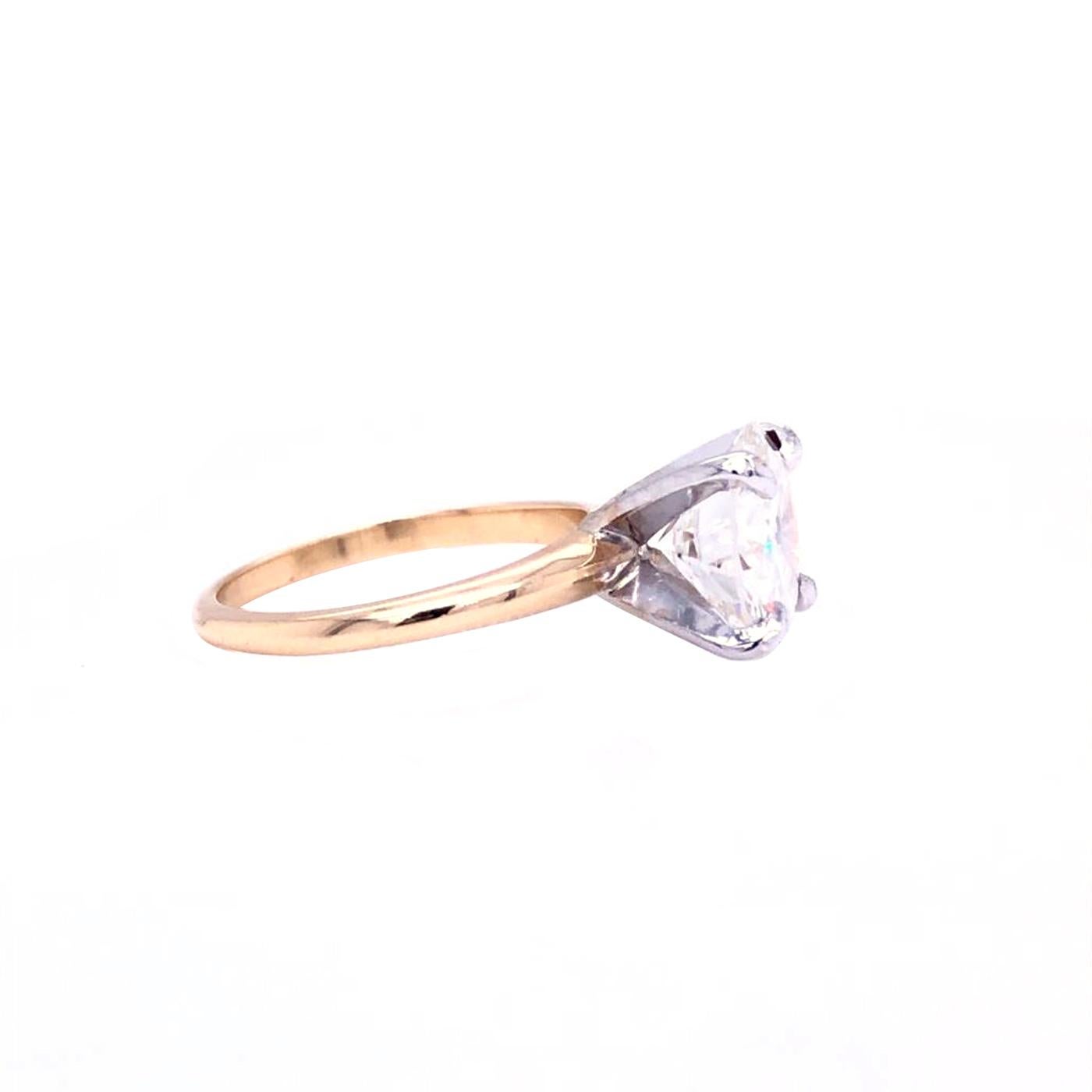 Anillo de diamantes redondos de 3,45 quilates con certificado GIA Oro de 14 quilates Si1 Claridad I Color en venta 1