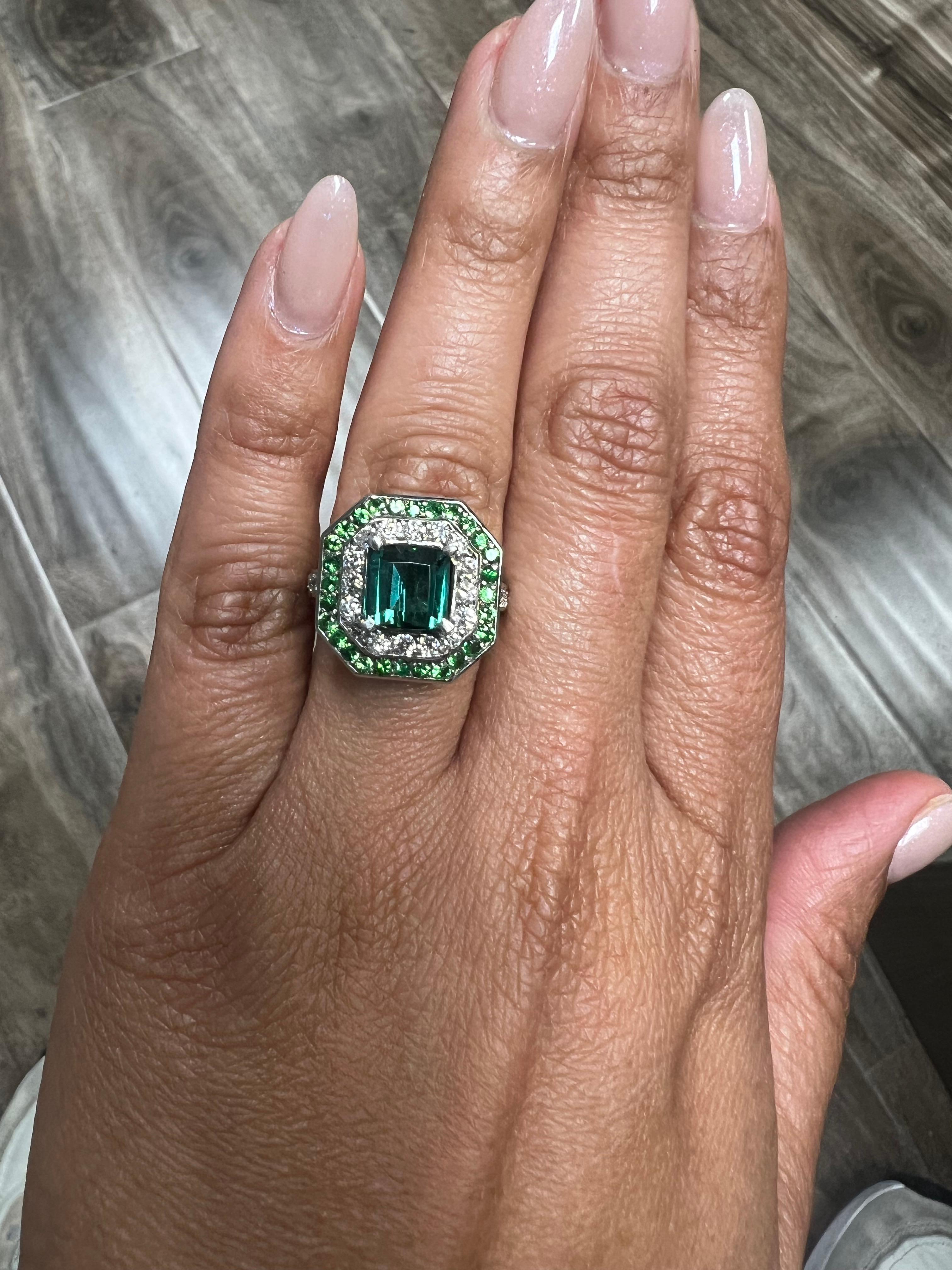 Anello da cocktail con tormalina verde e diamante da 3,45 carati in oro bianco da 14 carati in vendita 1