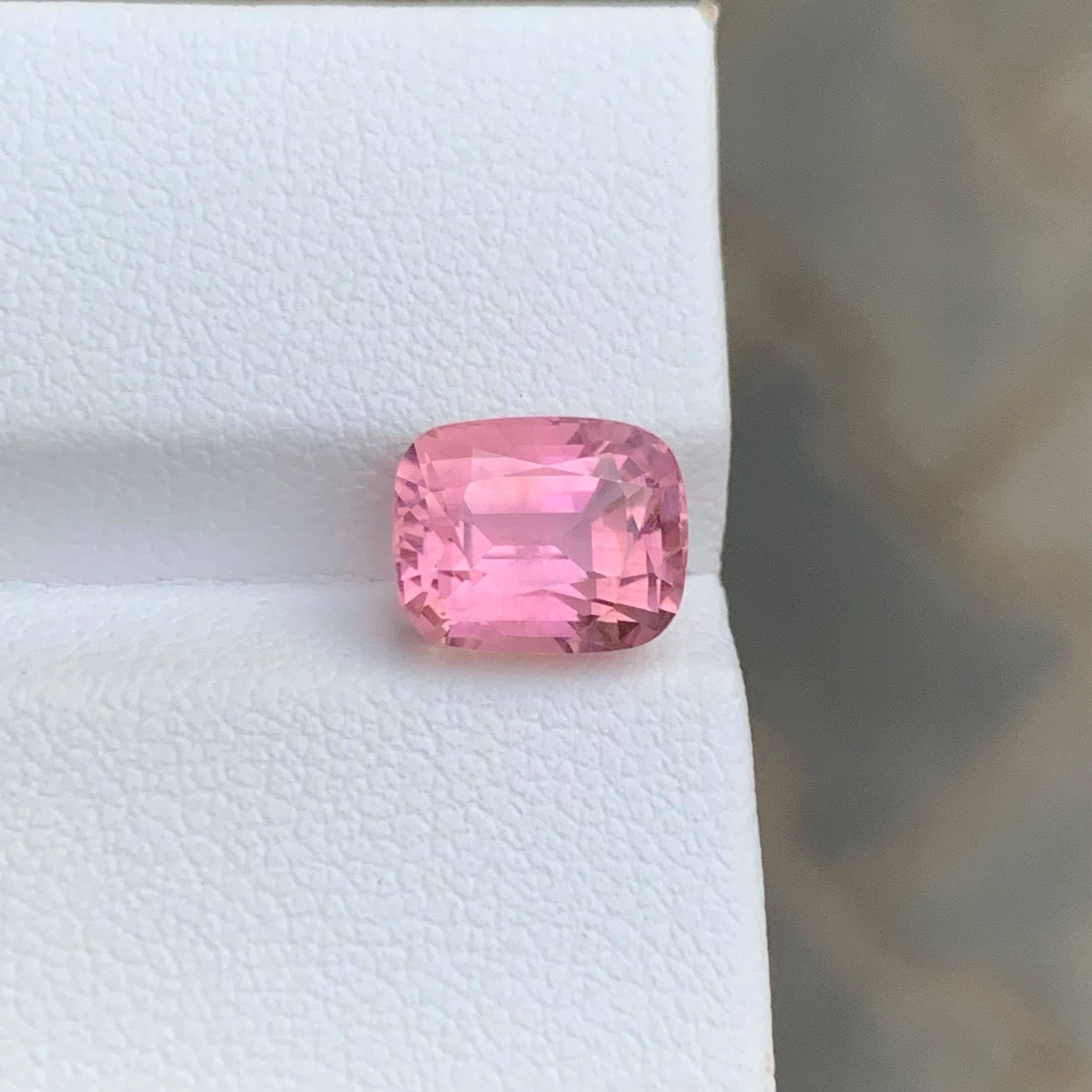 3,45 carati di tormalina rosa baby naturale sciolta, pietra tagliata a cuscino Gemma africana in vendita 4