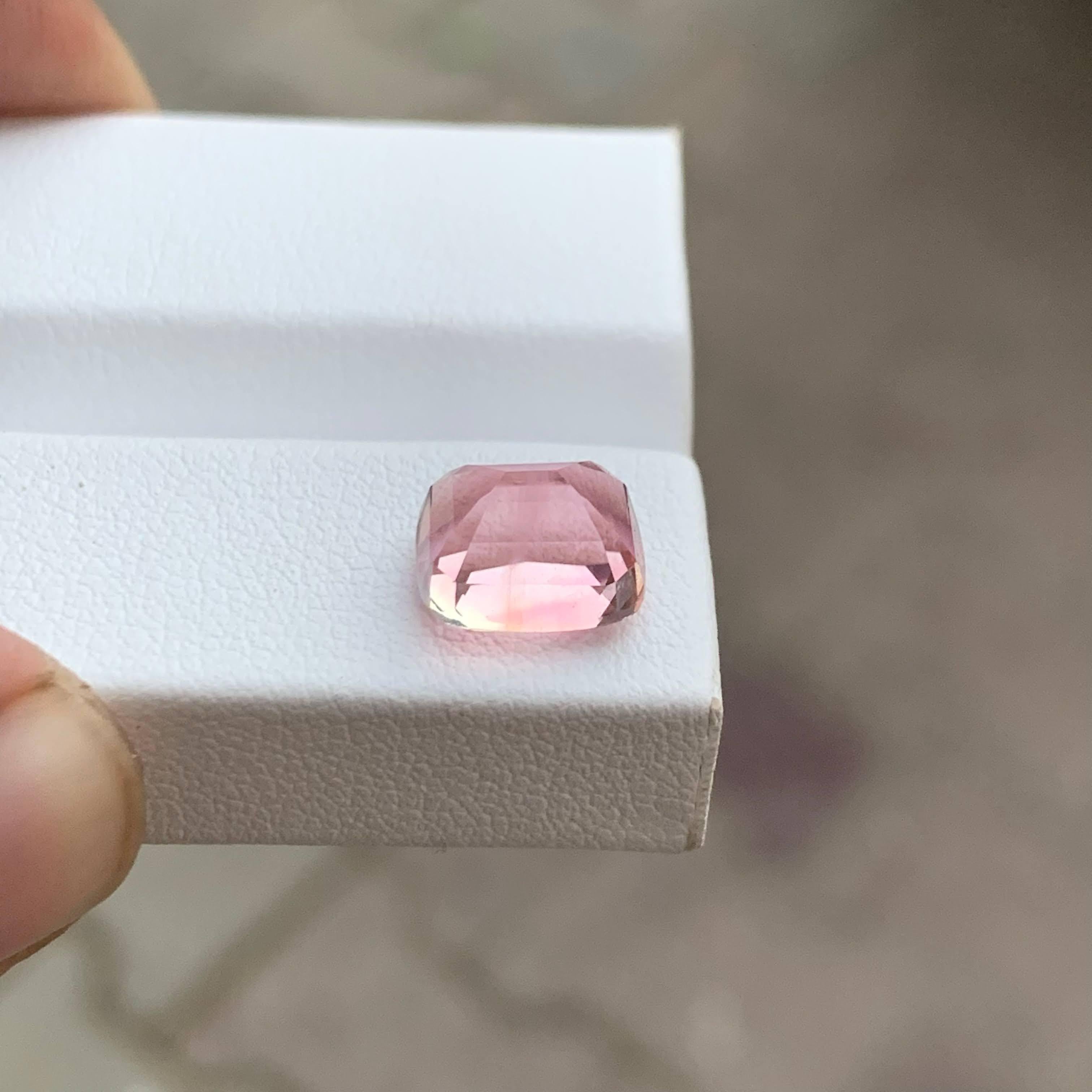 Taglio cuscino 3,45 carati di tormalina rosa baby naturale sciolta, pietra tagliata a cuscino Gemma africana in vendita