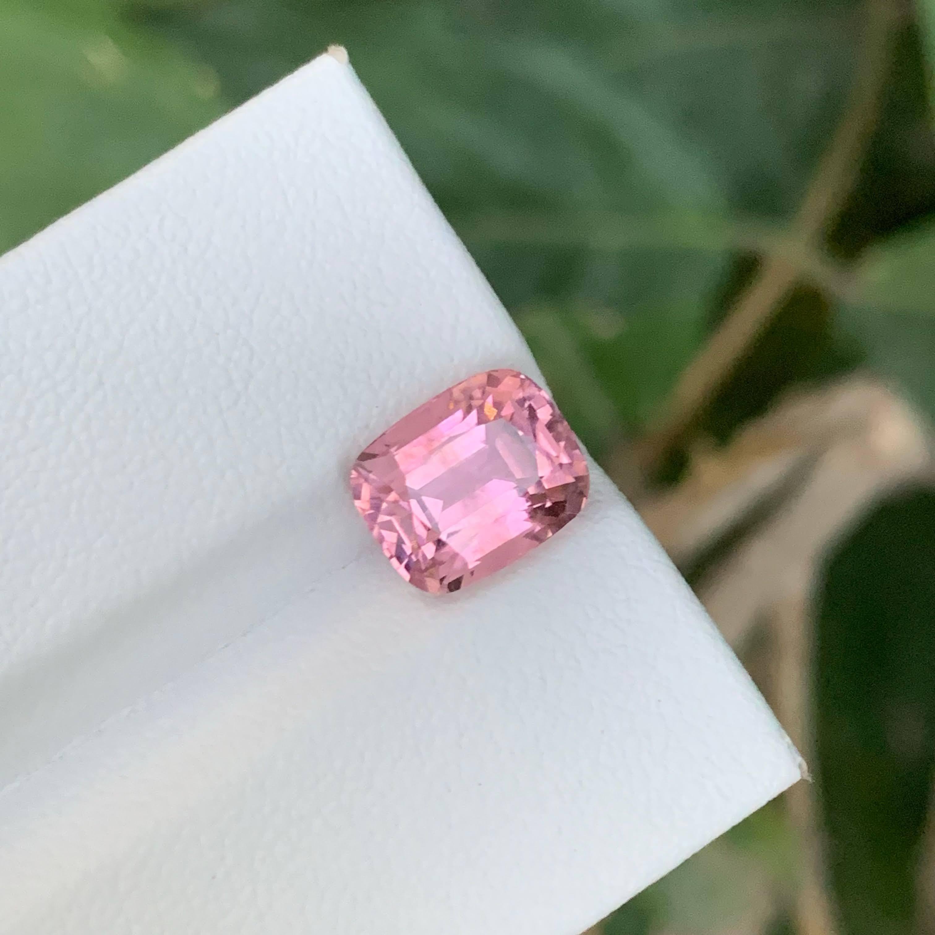 3,45 carati di tormalina rosa baby naturale sciolta, pietra tagliata a cuscino Gemma africana In condizioni Nuovo in vendita a Bangkok, TH