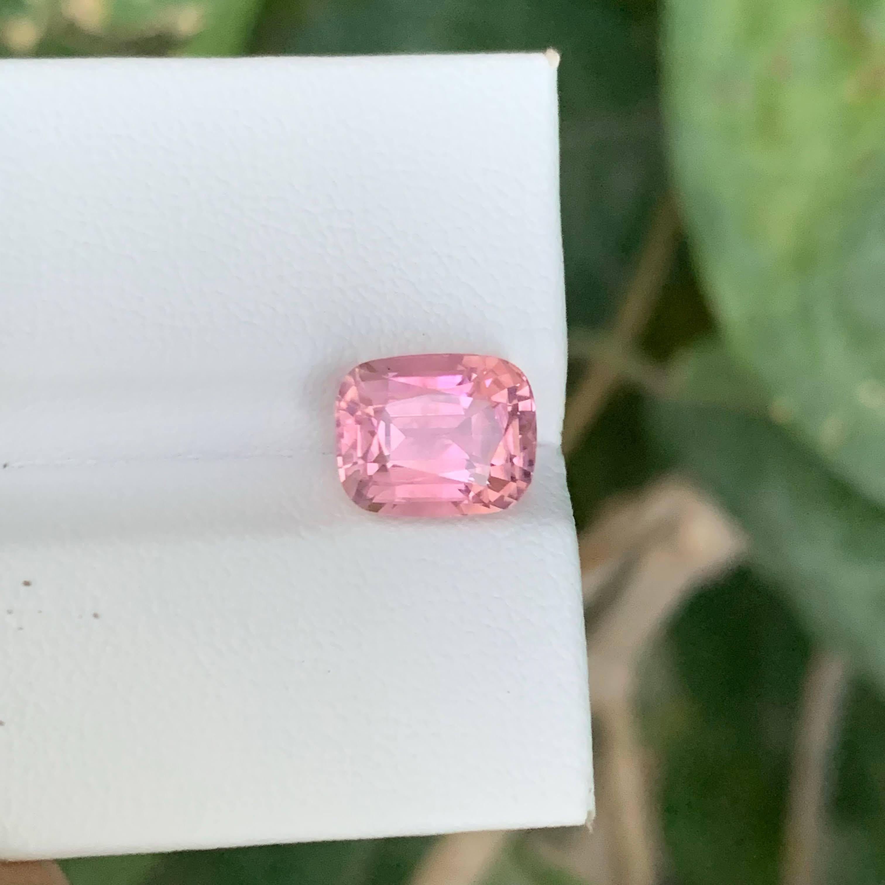 3,45 carati di tormalina rosa baby naturale sciolta, pietra tagliata a cuscino Gemma africana in vendita 2
