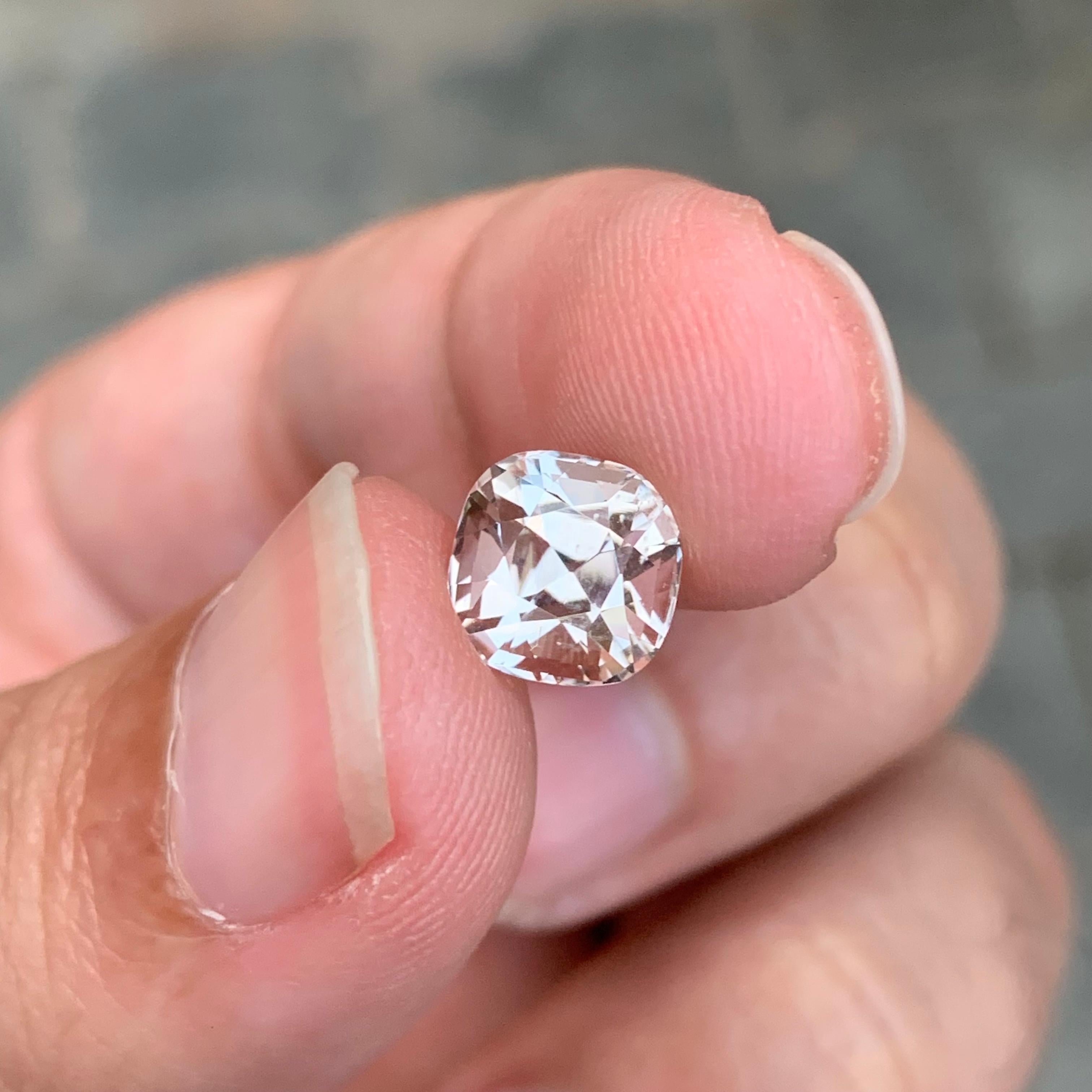 3.45 Carat Natural Loose Golden Topaz Cushion Shape Gemstone (pierre précieuse en forme de coussin) en vente 2