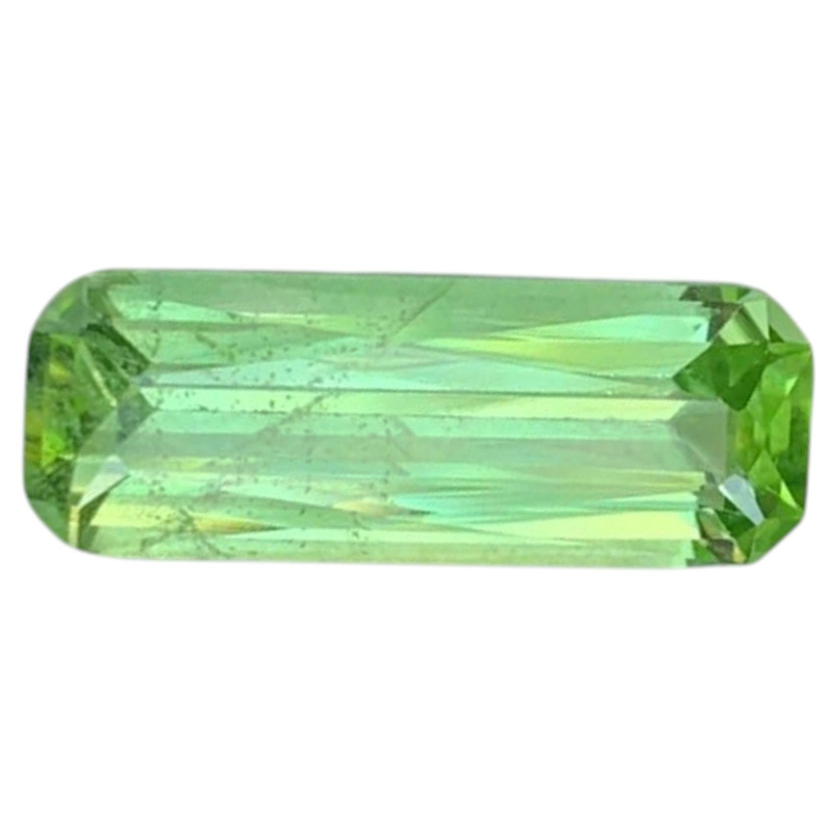 3.45 Carat Natural Loose Green Peridot Stone Emerald Cut Pakistani Gemstone For Sale