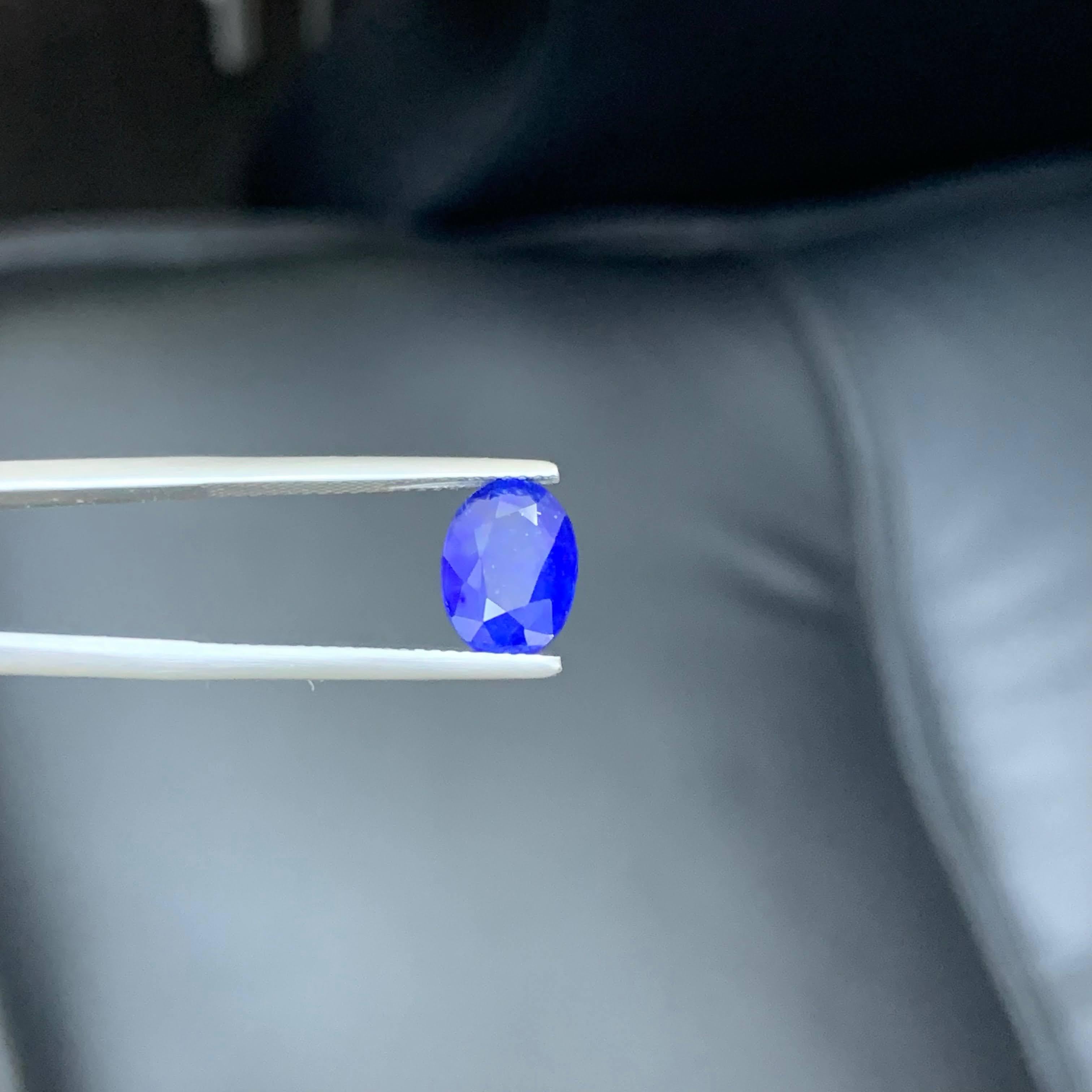 3.45 Carat Natural Loose Intense Blue Sapphire Oval Cut Sri Lankan Gemstone For Sale 3