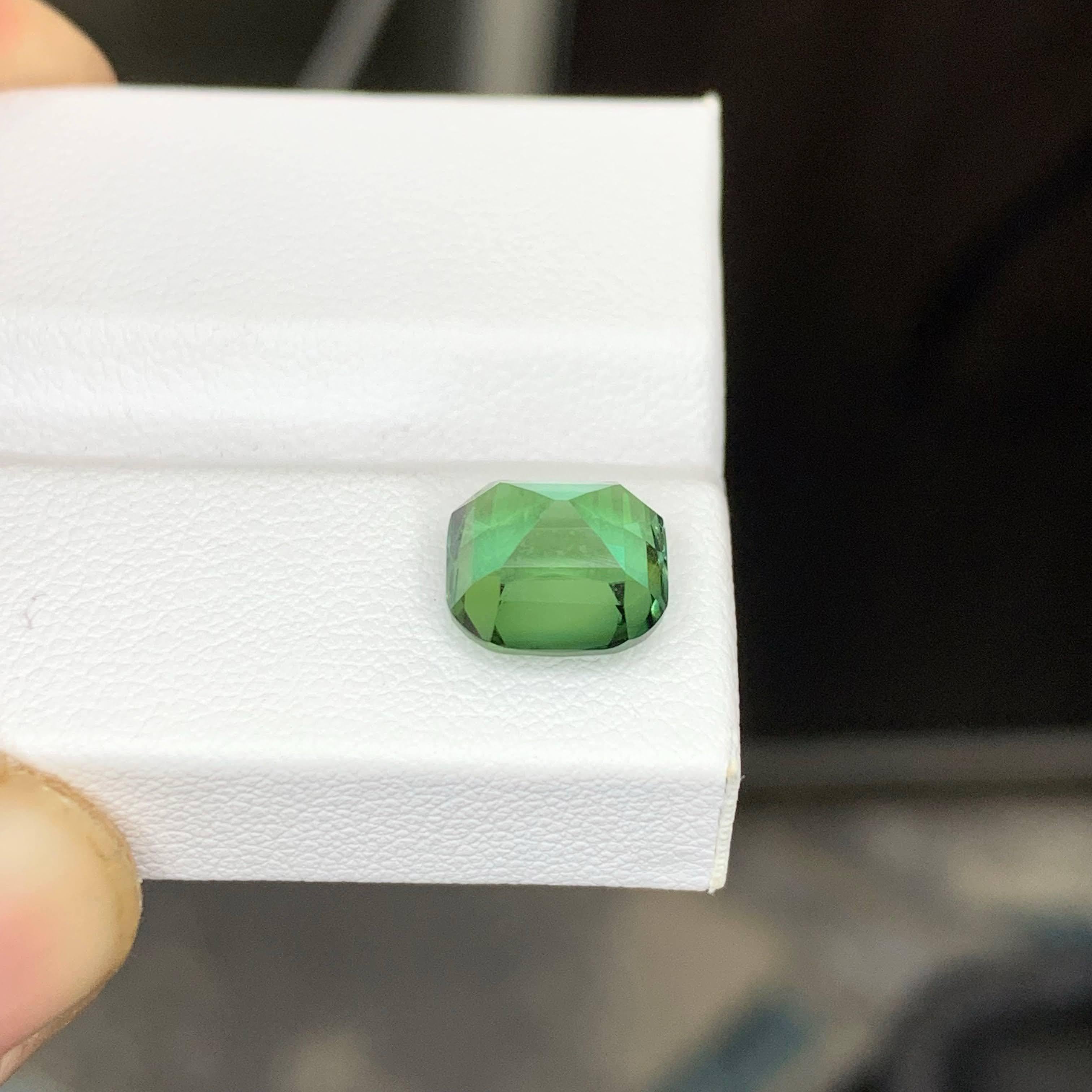 3.45 carati di tormalina verde menta naturale sfusa, pietra tagliata a cuscino Gemma afgana In condizioni Nuovo in vendita a Bangkok, TH