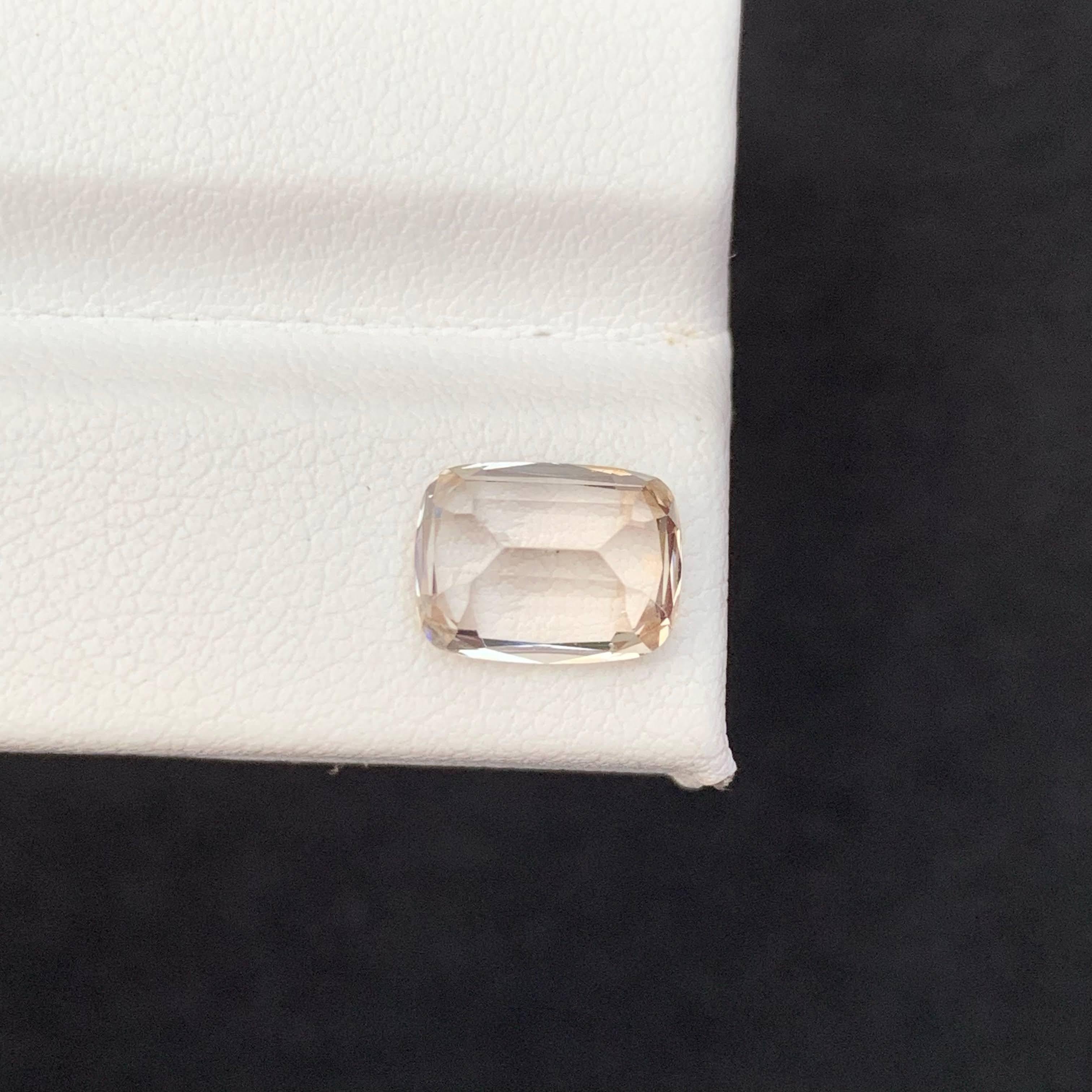 Piedra natural suelta de topacio melocotón de 3,45 quilates talla cojín piedra preciosa paquistaní en Nuevo estado para la venta en Bangkok, TH