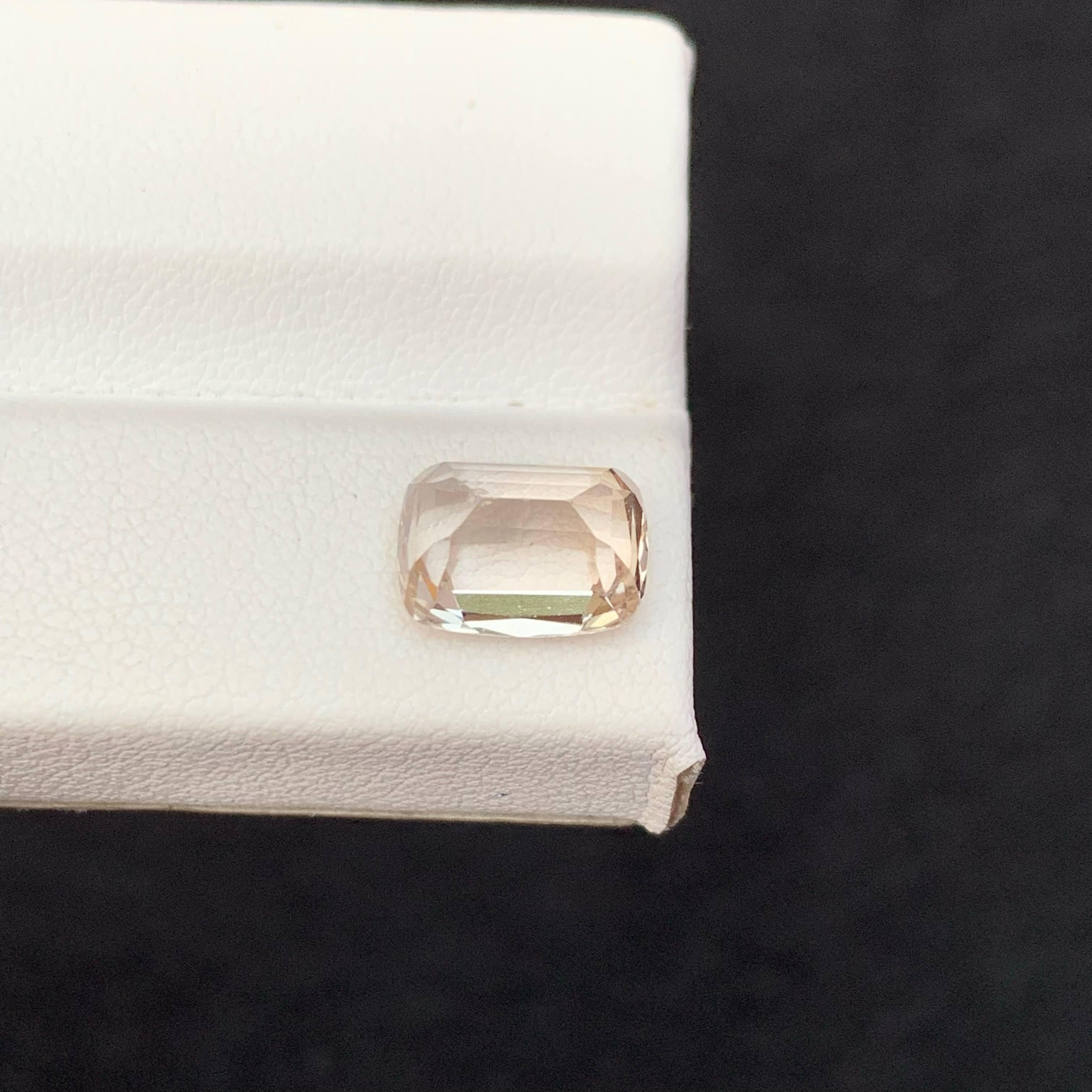 Femenino o masculino Piedra natural suelta de topacio melocotón de 3,45 quilates talla cojín piedra preciosa paquistaní en venta