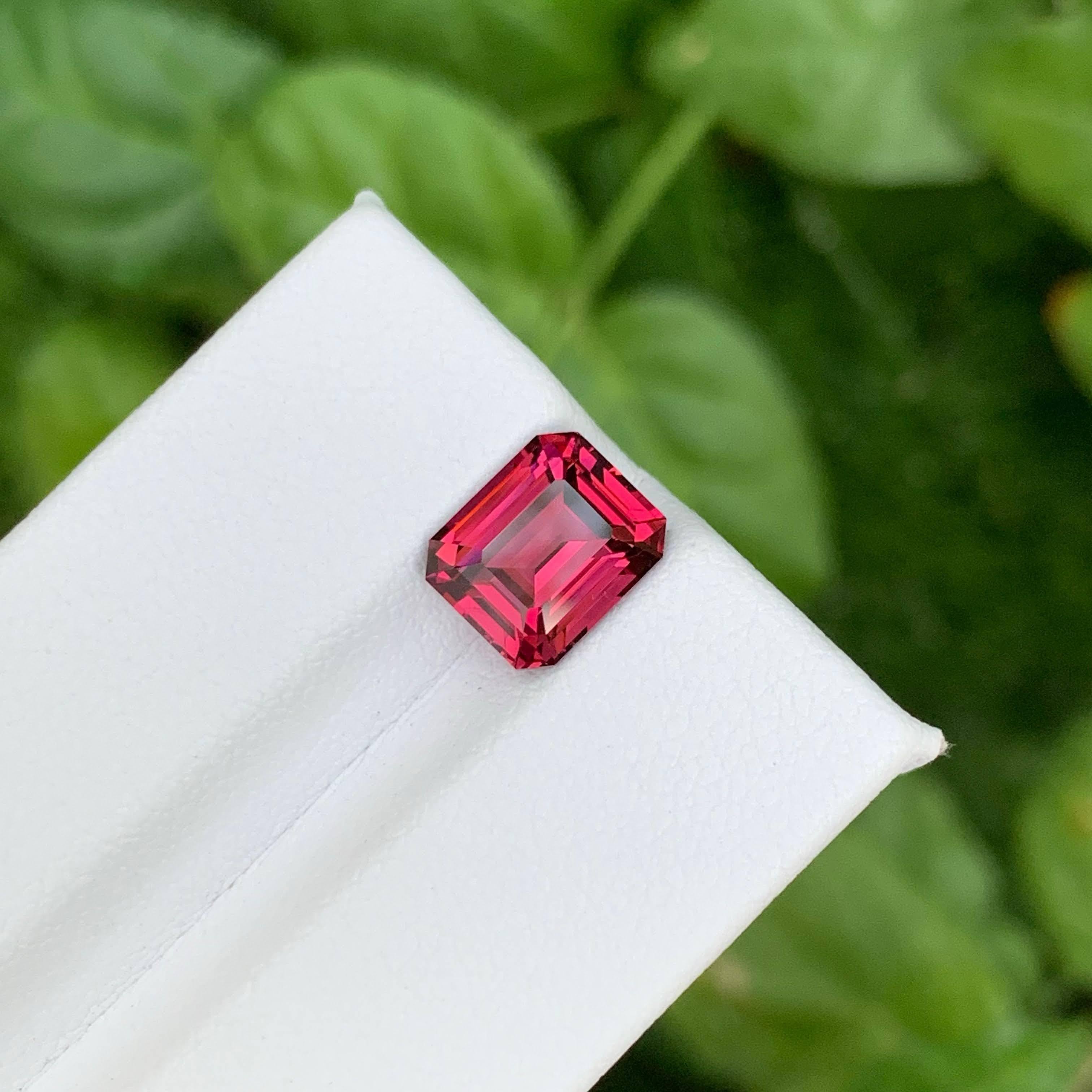 3,45 Karat natürlicher loser rosa-roter Umbalit Granat Smaragd-Schliff aus Afrika im Angebot 5