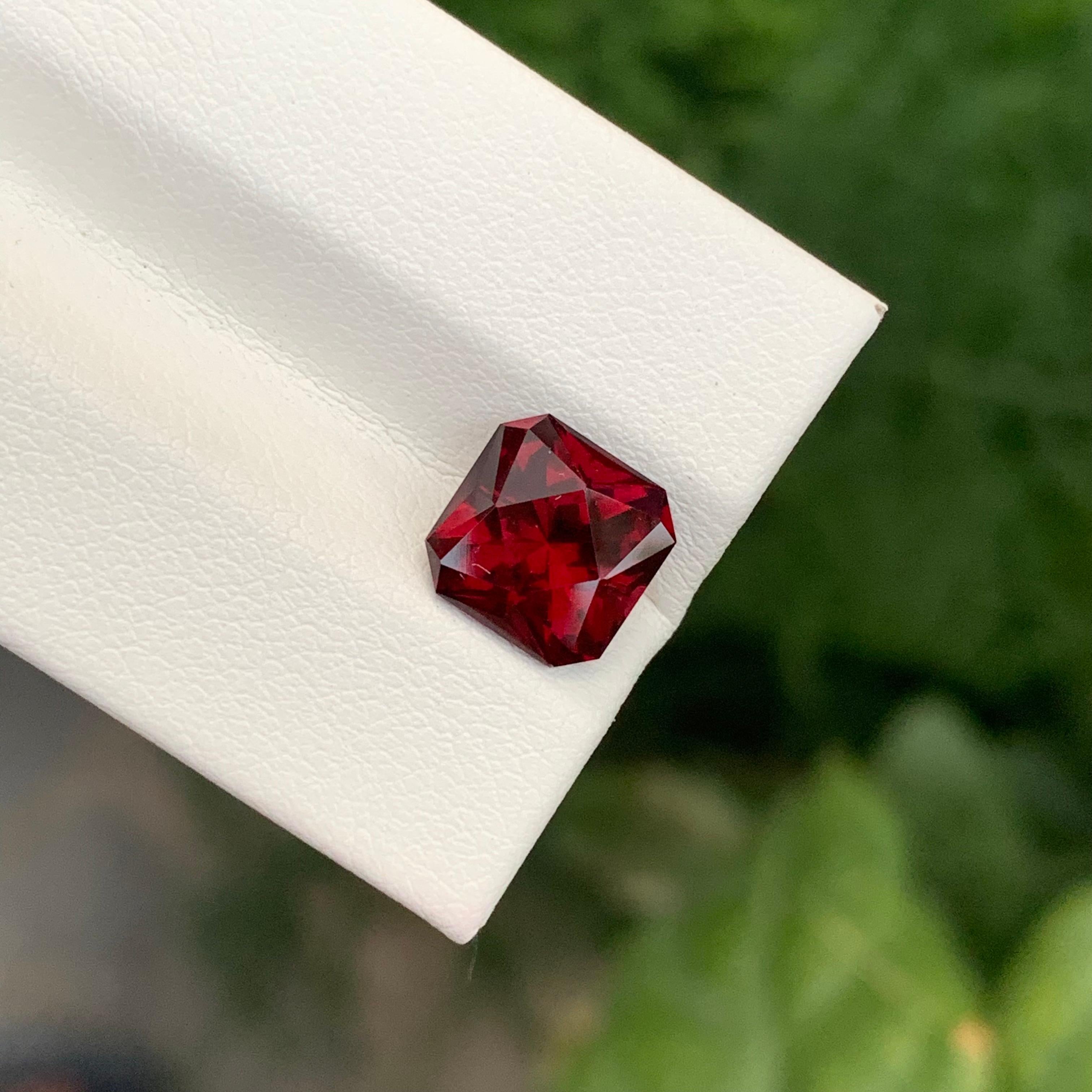 3.45 Carat Natural Loose Rhodolite Garnet Square Shape Gem en vente 10
