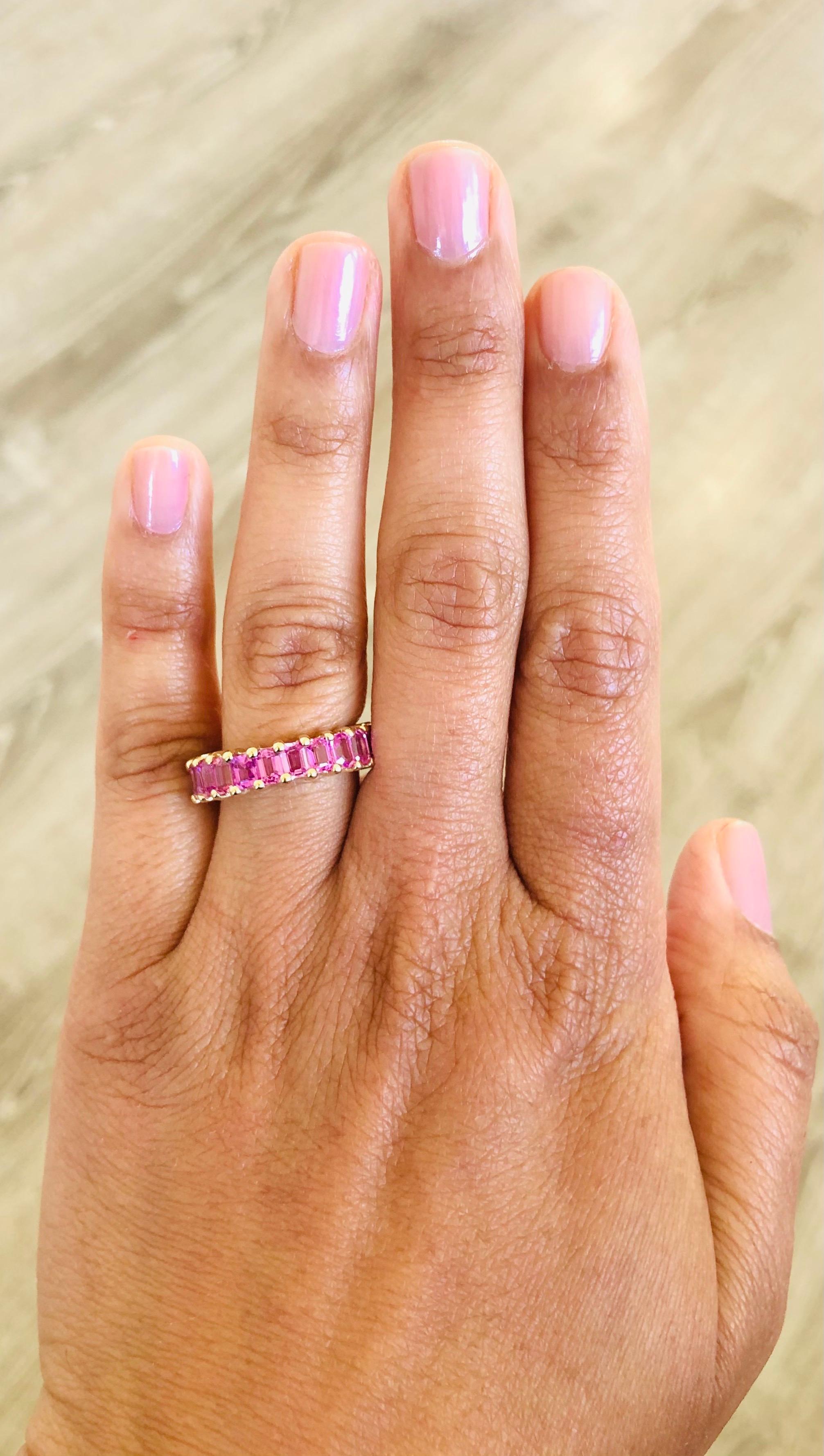 3.45 Carat Pink Sapphire Yellow Gold Ladies Band In New Condition For Sale In Los Angeles, CA