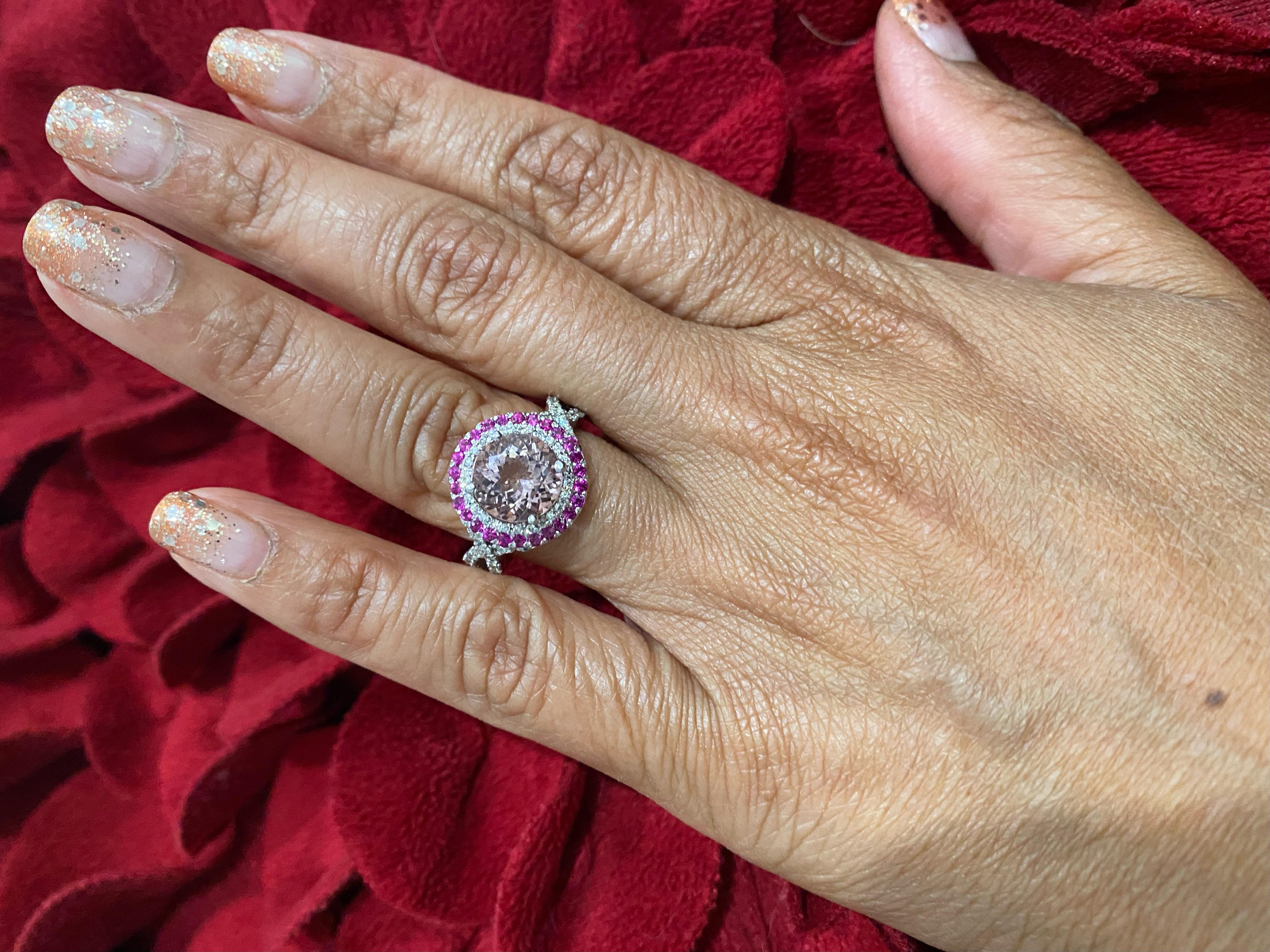 Taille ronde Bague de fiançailles en or blanc avec diamants et Morganite rose taille ronde de 3,45 carats en vente