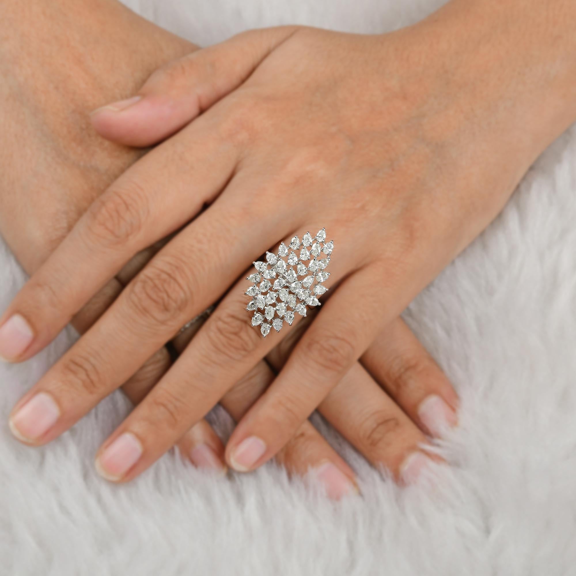 Moderne Bague en diamant poire de 3,45 carats, pureté SI, couleur HI, en or blanc 18 carats en vente