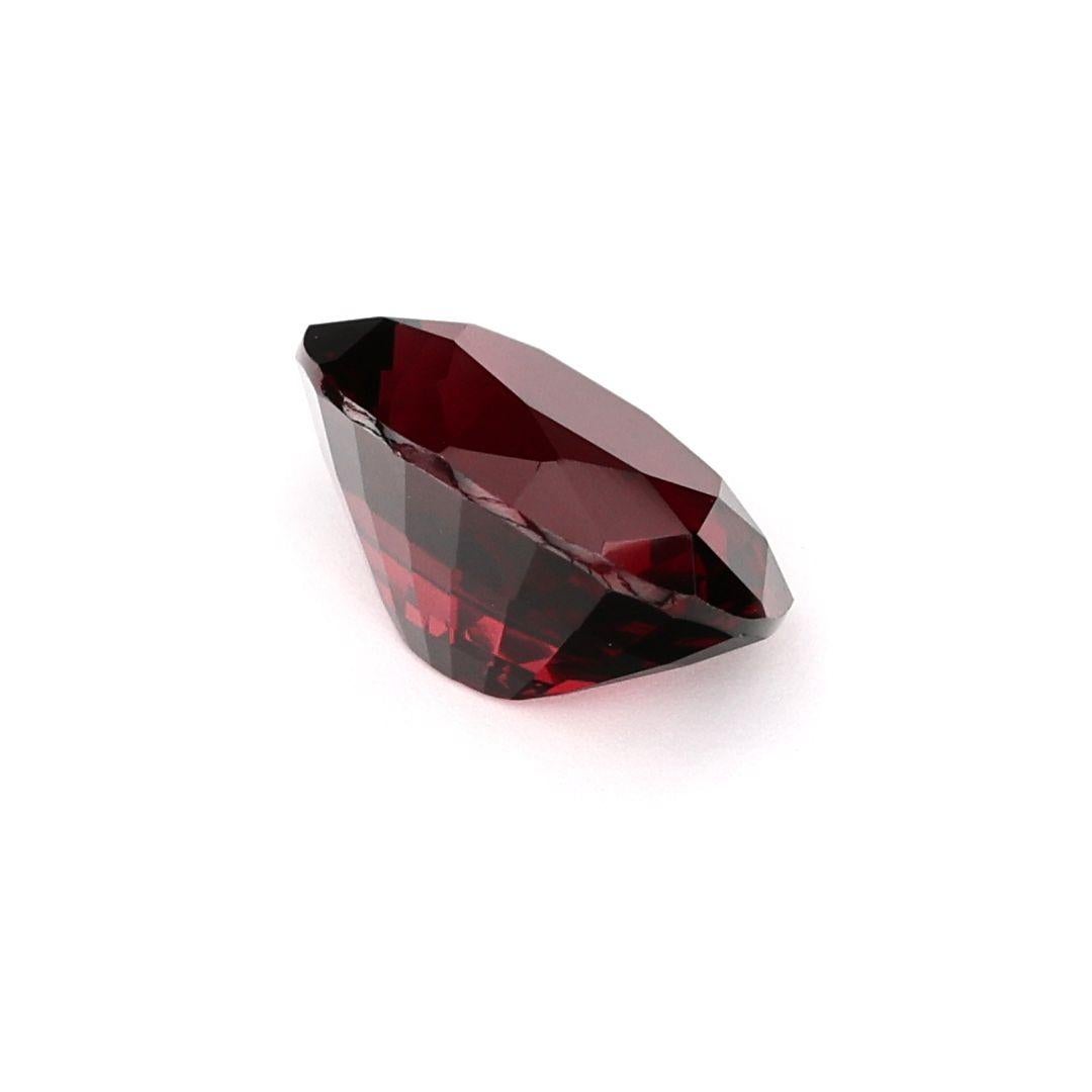 Women's or Men's 3.45 Carats Ceylon Pigeon Blood Red Garnet