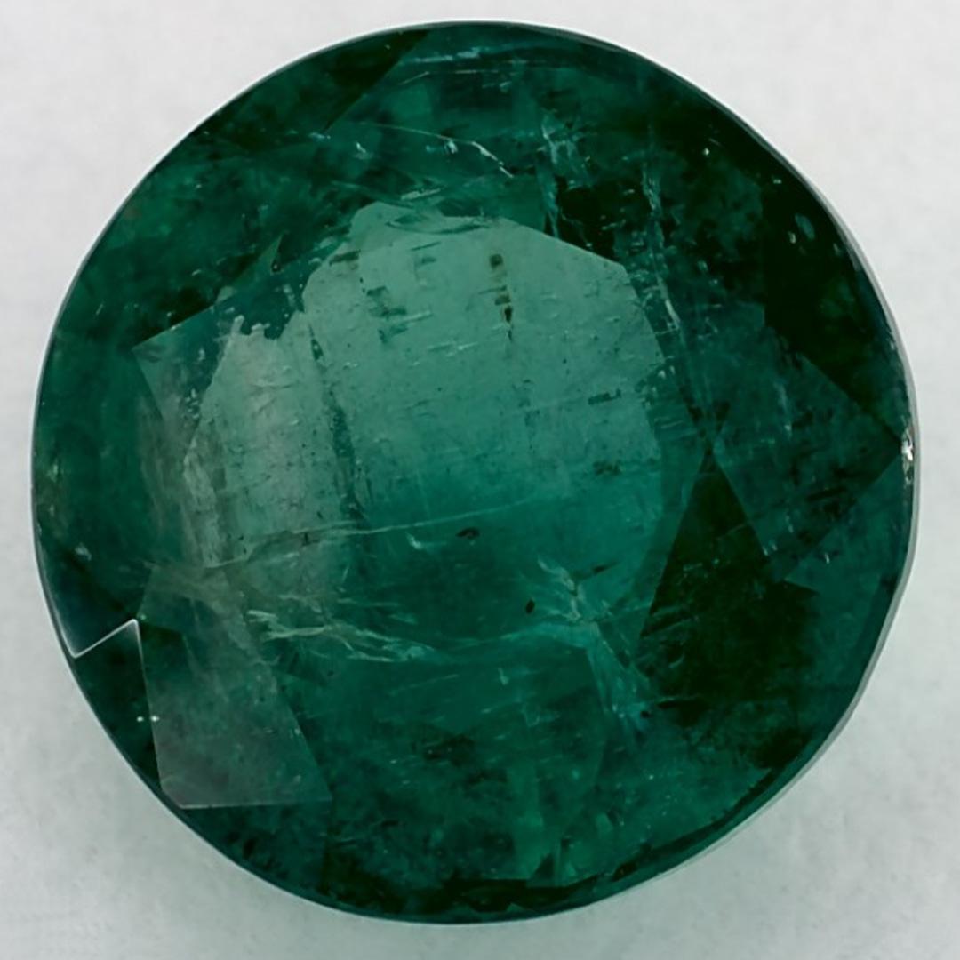 D'un vert éclatant, la pierre de naissance du mois de mai symbolise le renouveau de la croissance printanière. 

Explorez la vibrante collection d'émeraudes, de rubis et de saphirs de notre magasin, disponibles sous forme de pierres précieuses en