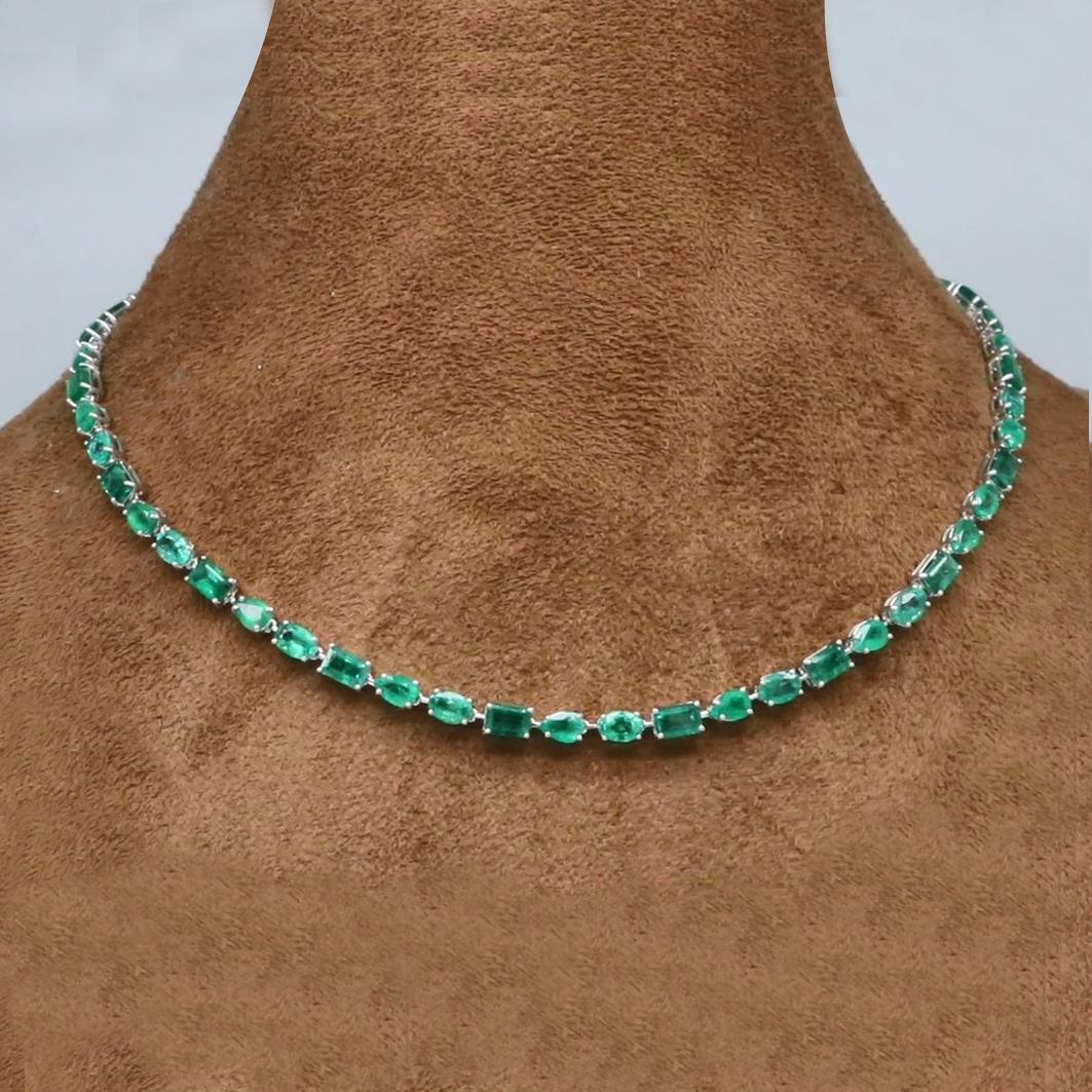 Women's 34.51 Carat Natural Emerald Gemstone Necklace 18 Karat White Gold Fine Jewelry For Sale