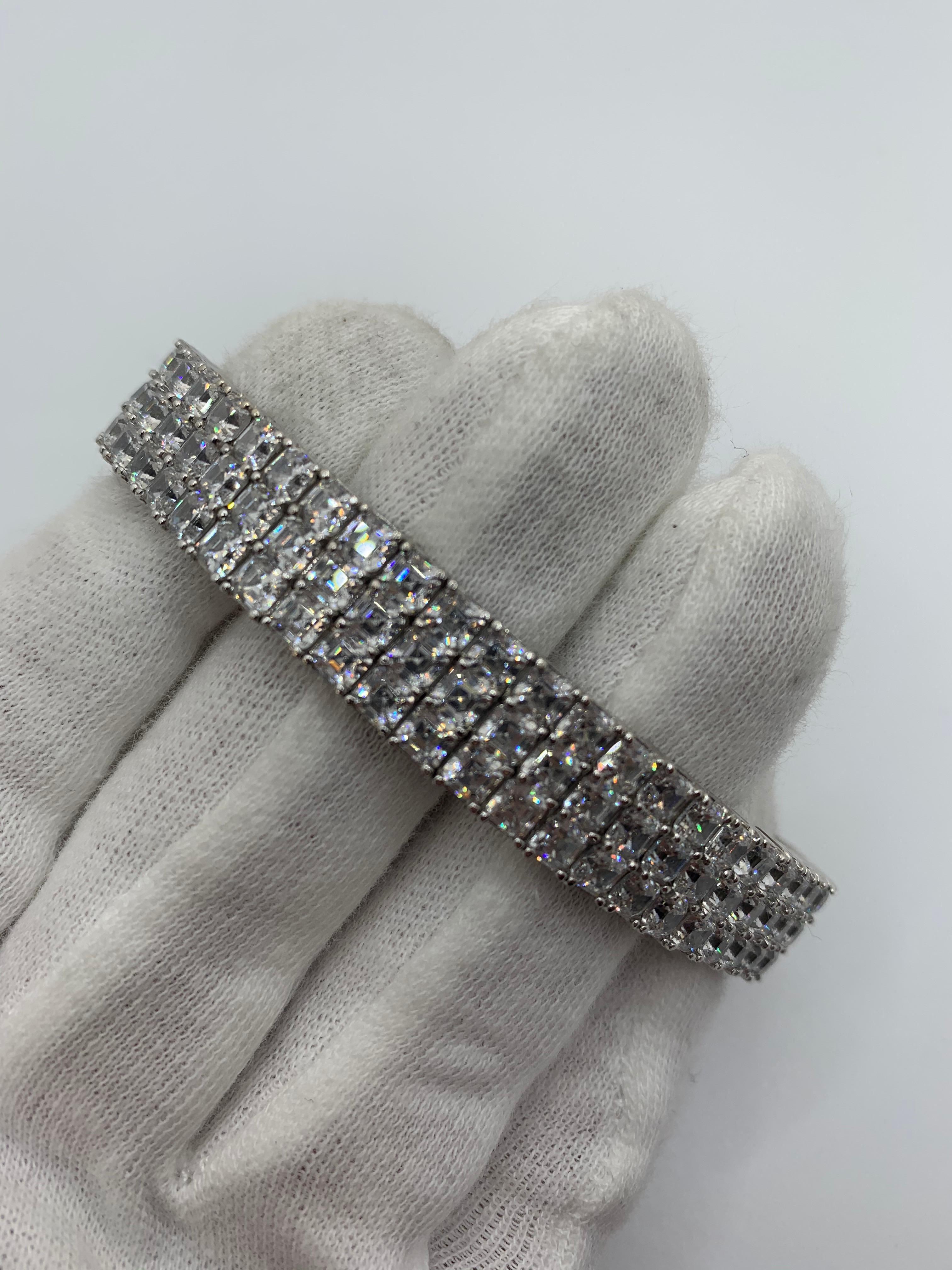 34,57 Karat Dreireihiges Diamantarmband mit Asscher-Schliff im Angebot 1