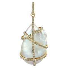 34.58 Carats Pearl 14 Karat Gold Diamond Pendant Necklace