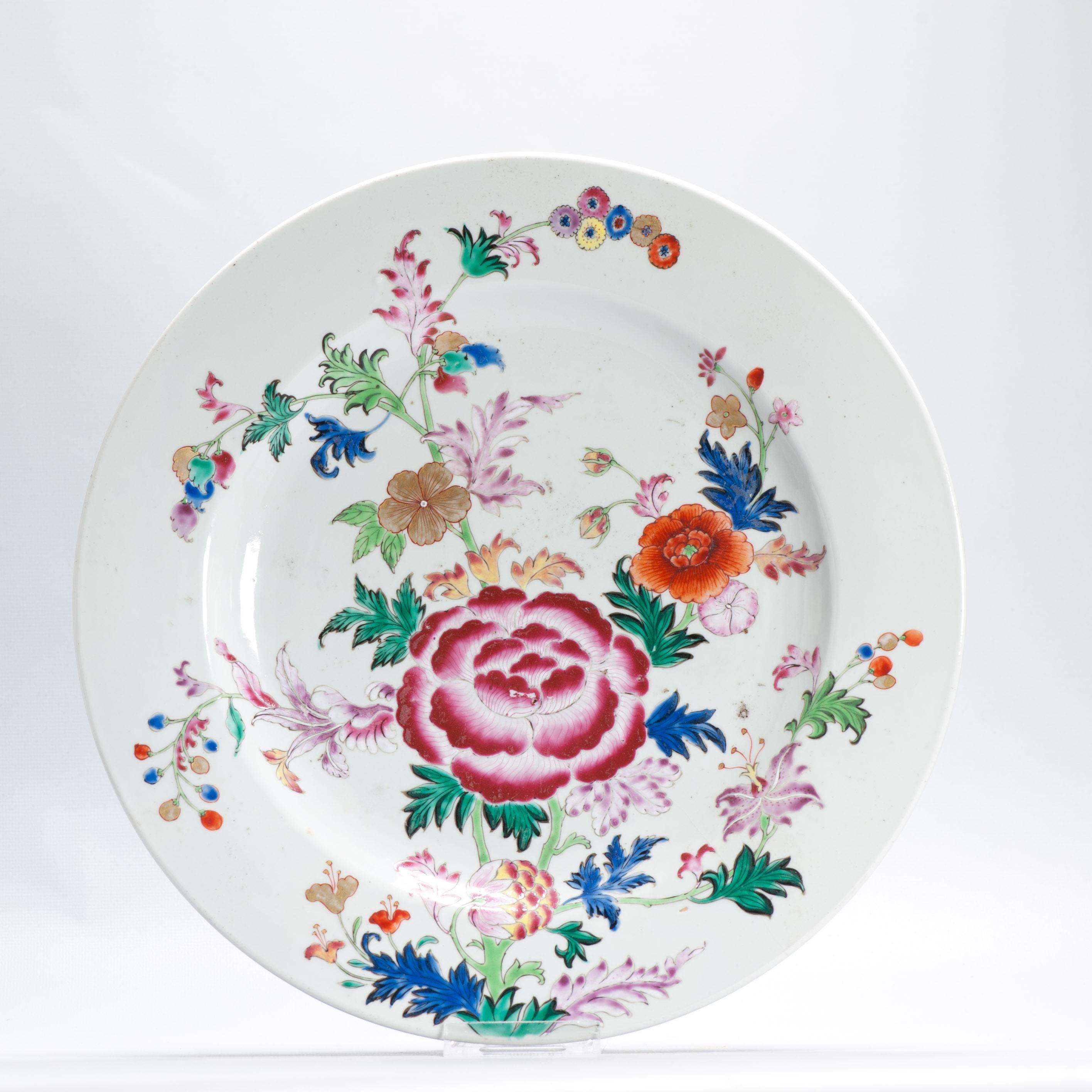 

Sharing with you this lovely, Qianlong period, larger dish in Famille Rose palette. With a fantastic floral scene.
In very Good condition.


Condition
1 small frit and 1 fleebite to underside rim only. Size: 34.5x3.5CM DiameterxHeight
Period
18th