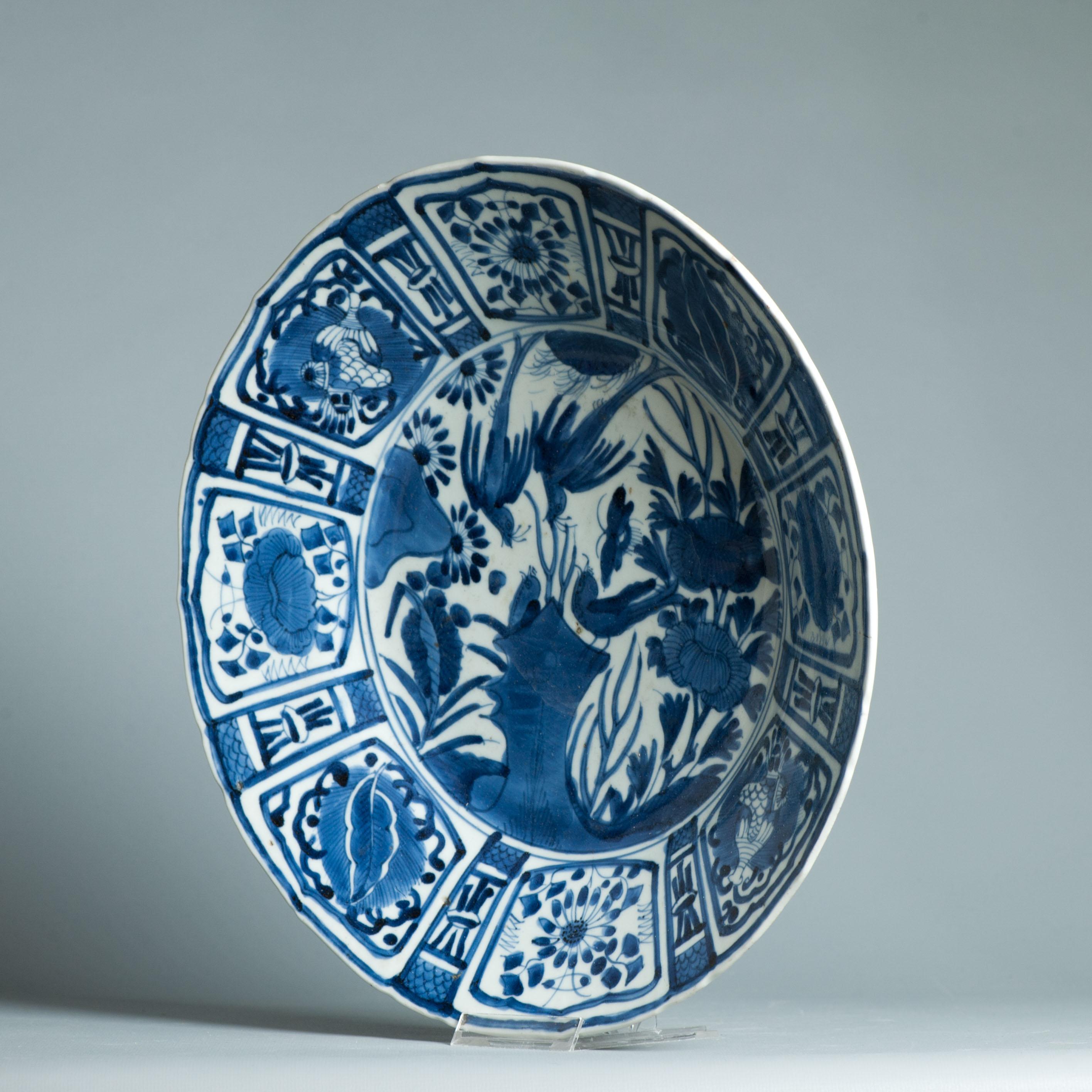 XVIIIe siècle et antérieur 34.5CM Antique Arita Période Edo 17C Porcelaine Japonaise Plat Style Ming Ming en vente