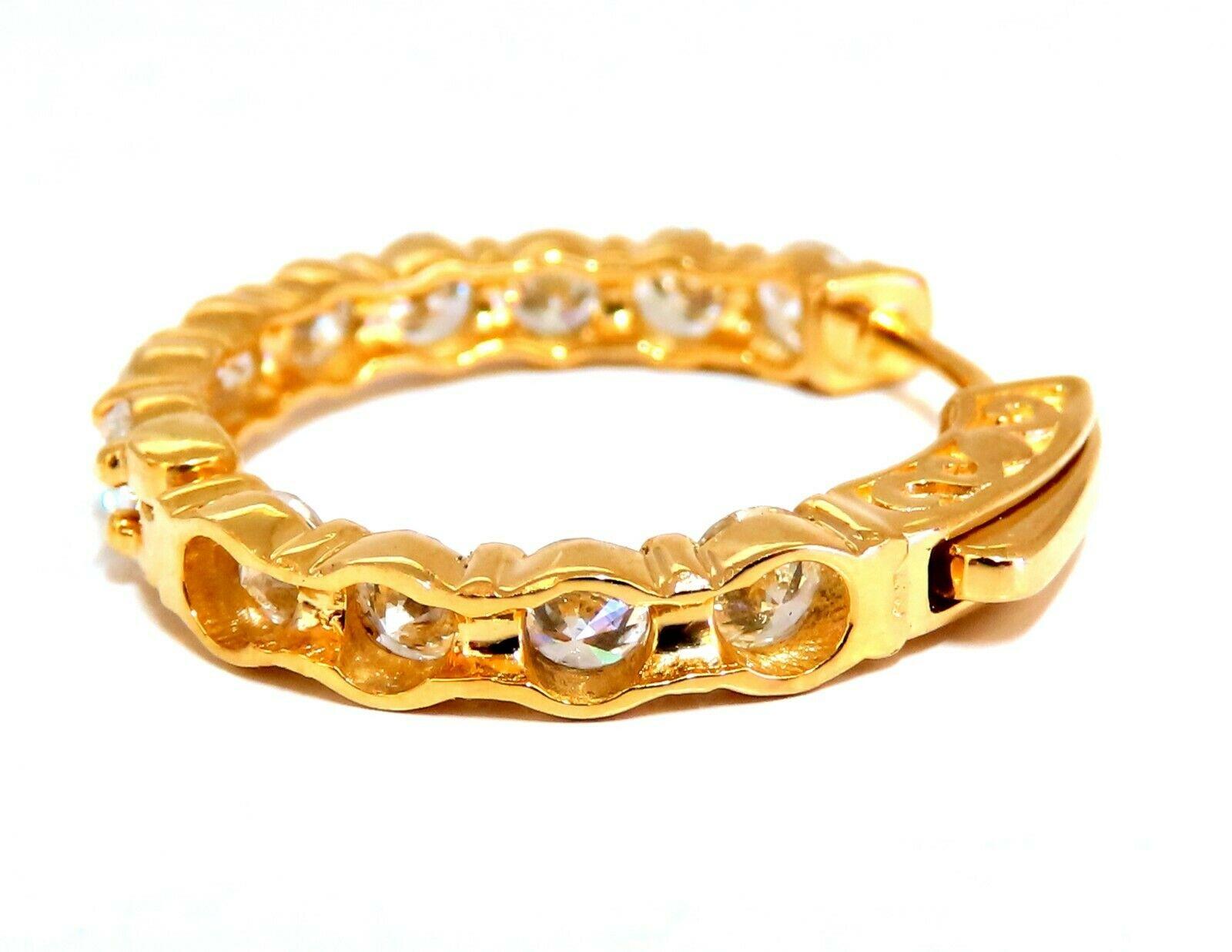 Taglio rotondo 3.45ct Natural Round Diamond Hoop Earrings 14kt Quarter Sized & Button Snap in vendita